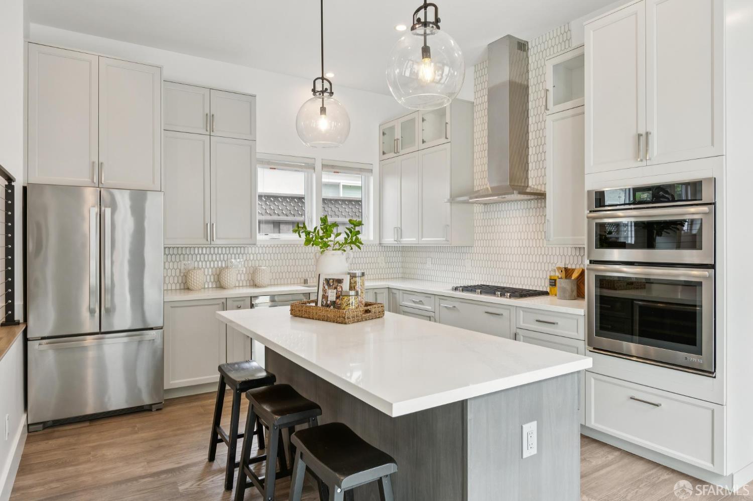 Detail Gallery Image 15 of 50 For 1121 Summer Ave, Burlingame,  CA 94010 - 3 Beds | 2/1 Baths