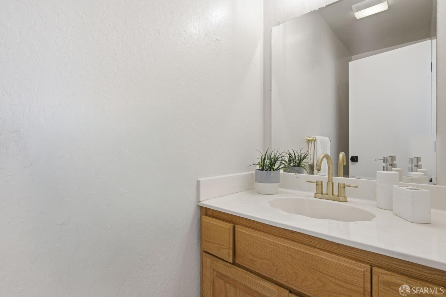 Detail Gallery Image 35 of 52 For 1728 Hubbard Ave, San Leandro,  CA 94579 - 3 Beds | 2/1 Baths