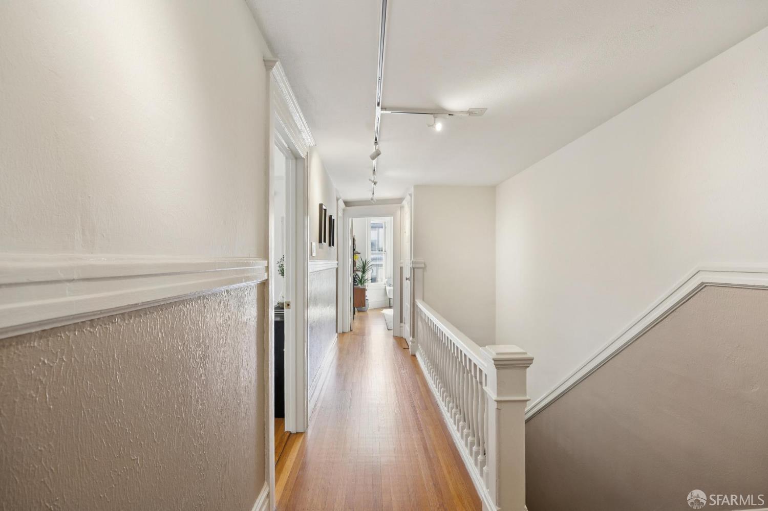 Photo #3: 426120997 Listing: Photo #3