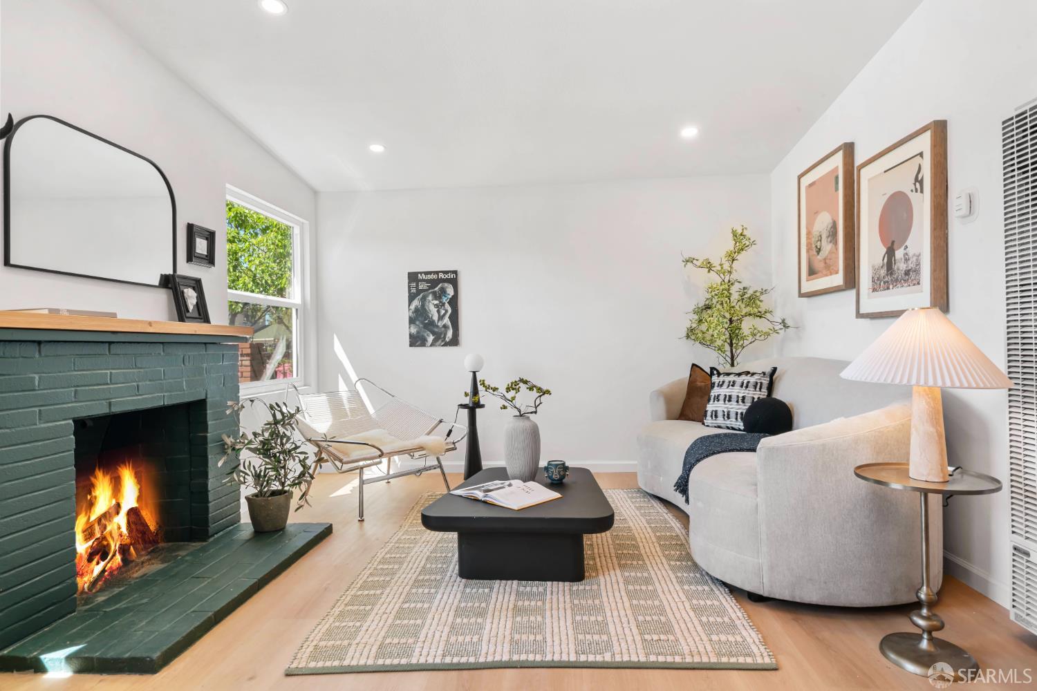 Detail Gallery Image 3 of 43 For 2670 Illinois St, East Palo Alto,  CA 94303 - 3 Beds | 1 Baths