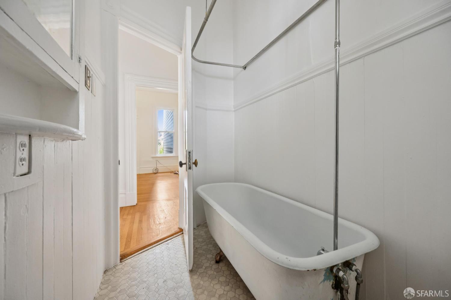 Photo #21: 426122022 Listing: Photo #21