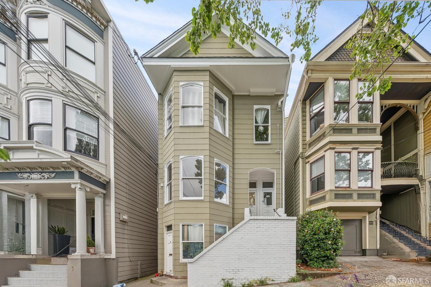 Photo #2: 426122022 Listing: Photo #2