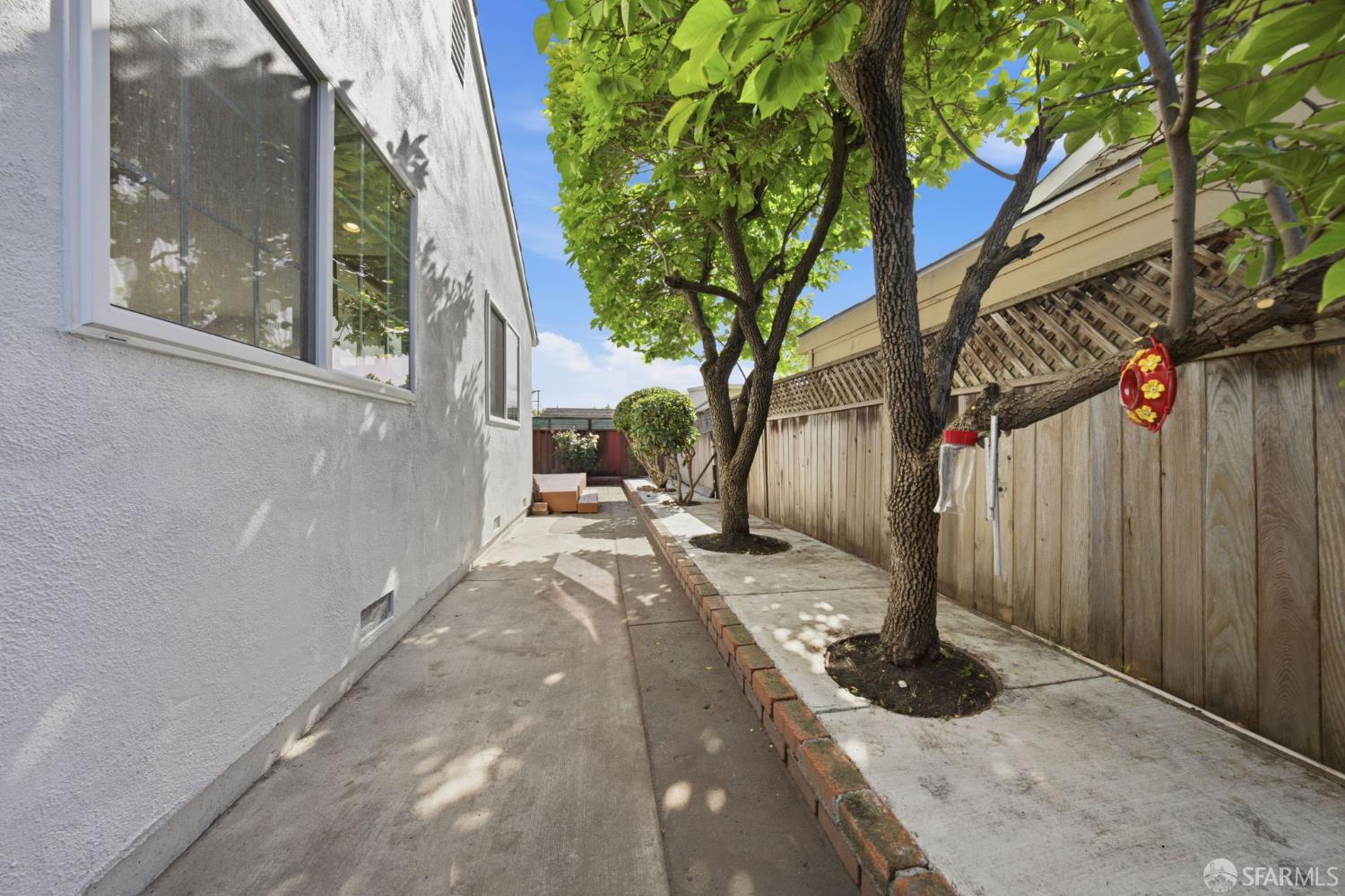 Detail Gallery Image 41 of 52 For 1728 Hubbard Ave, San Leandro,  CA 94579 - 3 Beds | 2/1 Baths