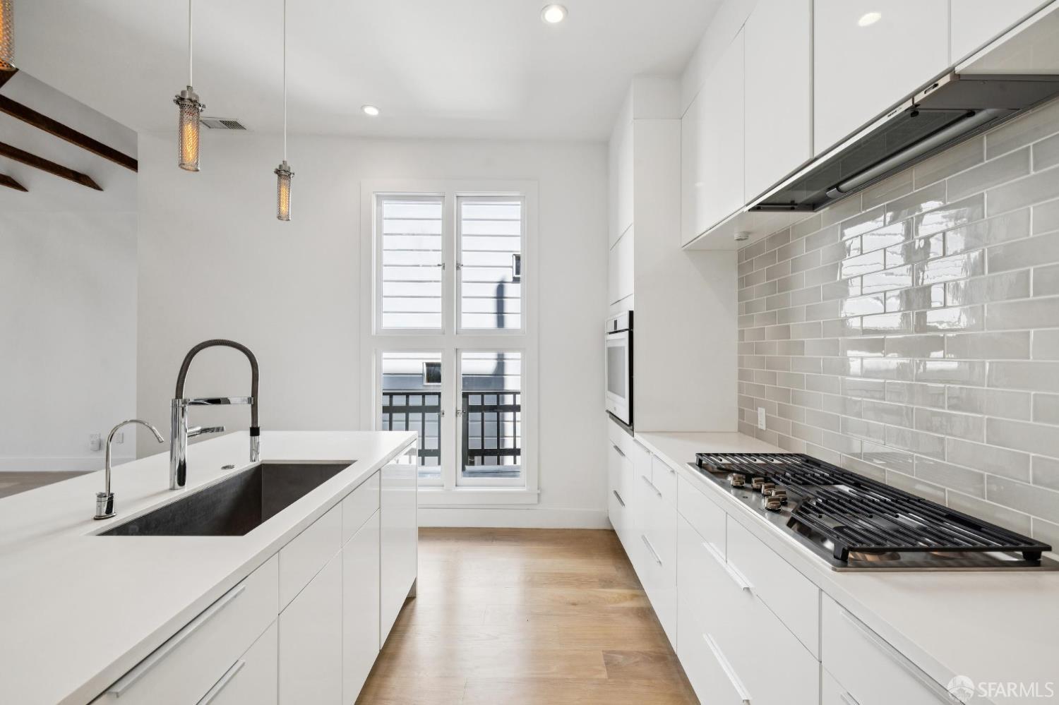 Detail Gallery Image 14 of 44 For 2977 21st St, San Francisco,  CA 94110 - – Beds | – Baths