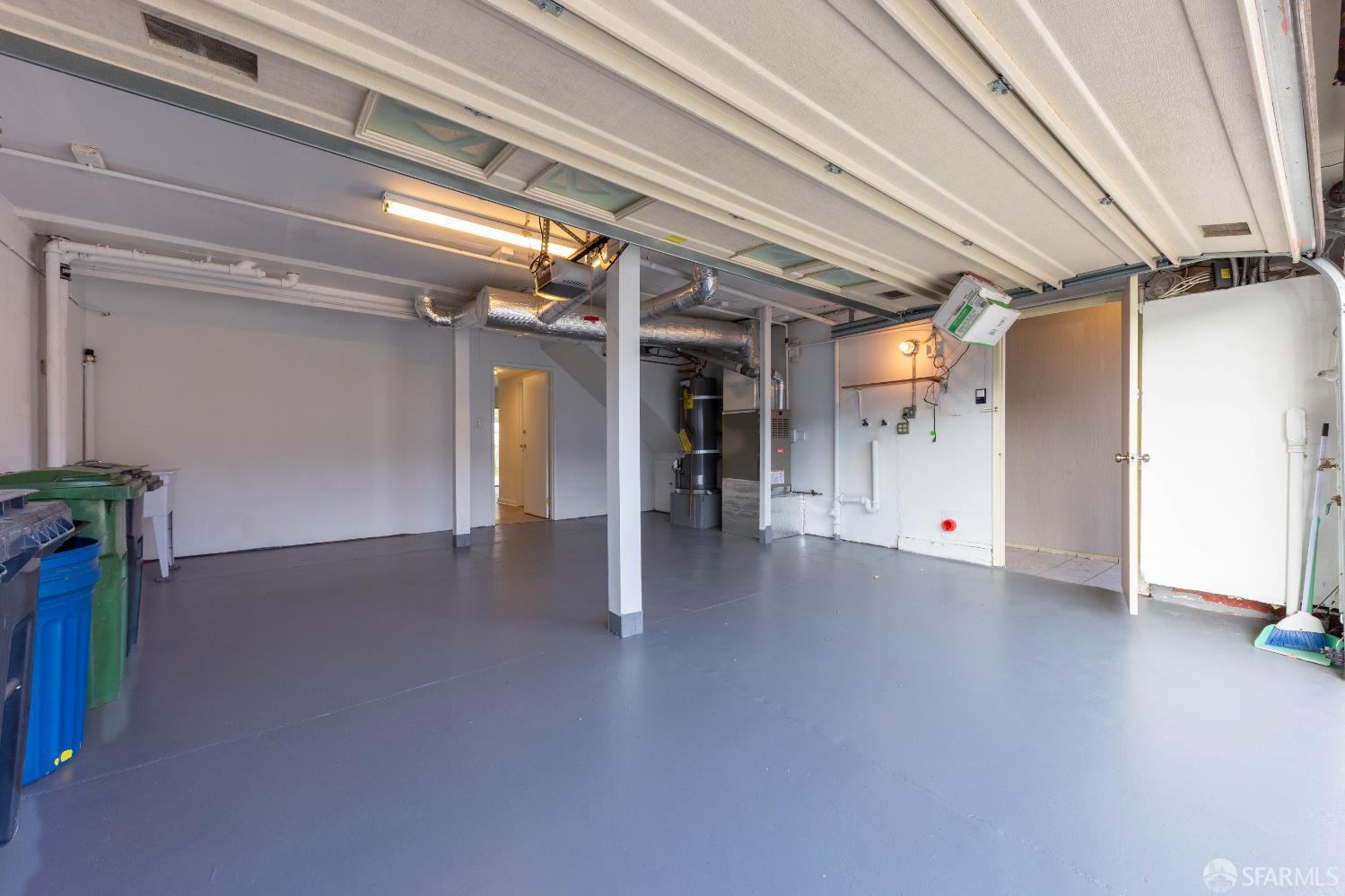 Detail Gallery Image 4 of 25 For 427 Ford St, Daly City,  CA 94014 - 4 Beds | 3 Baths