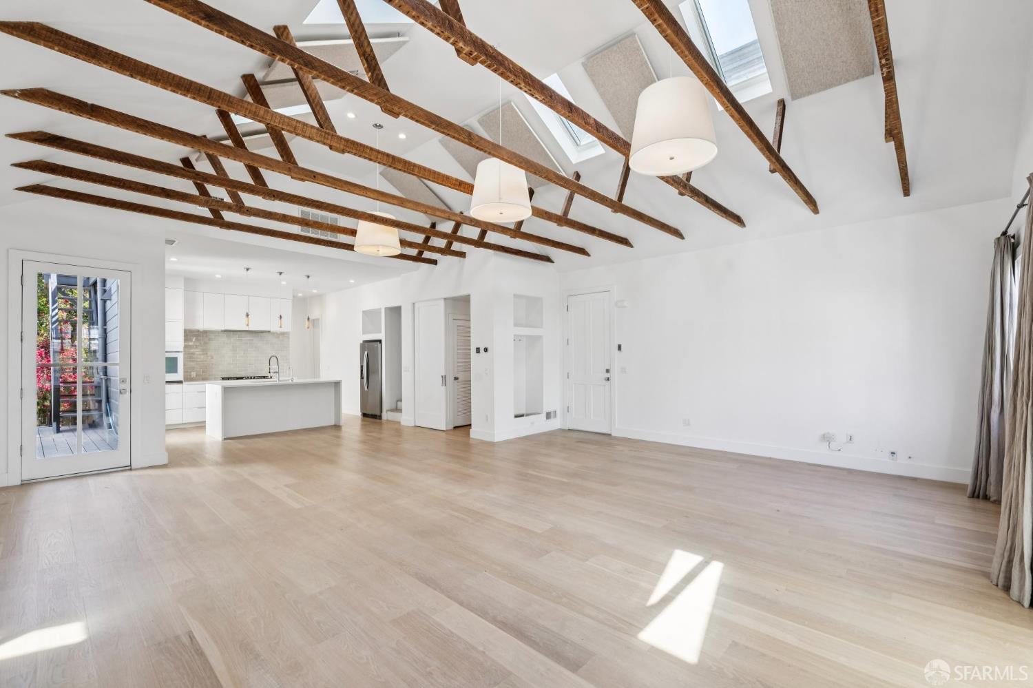 Detail Gallery Image 8 of 44 For 2977 21st St, San Francisco,  CA 94110 - – Beds | – Baths