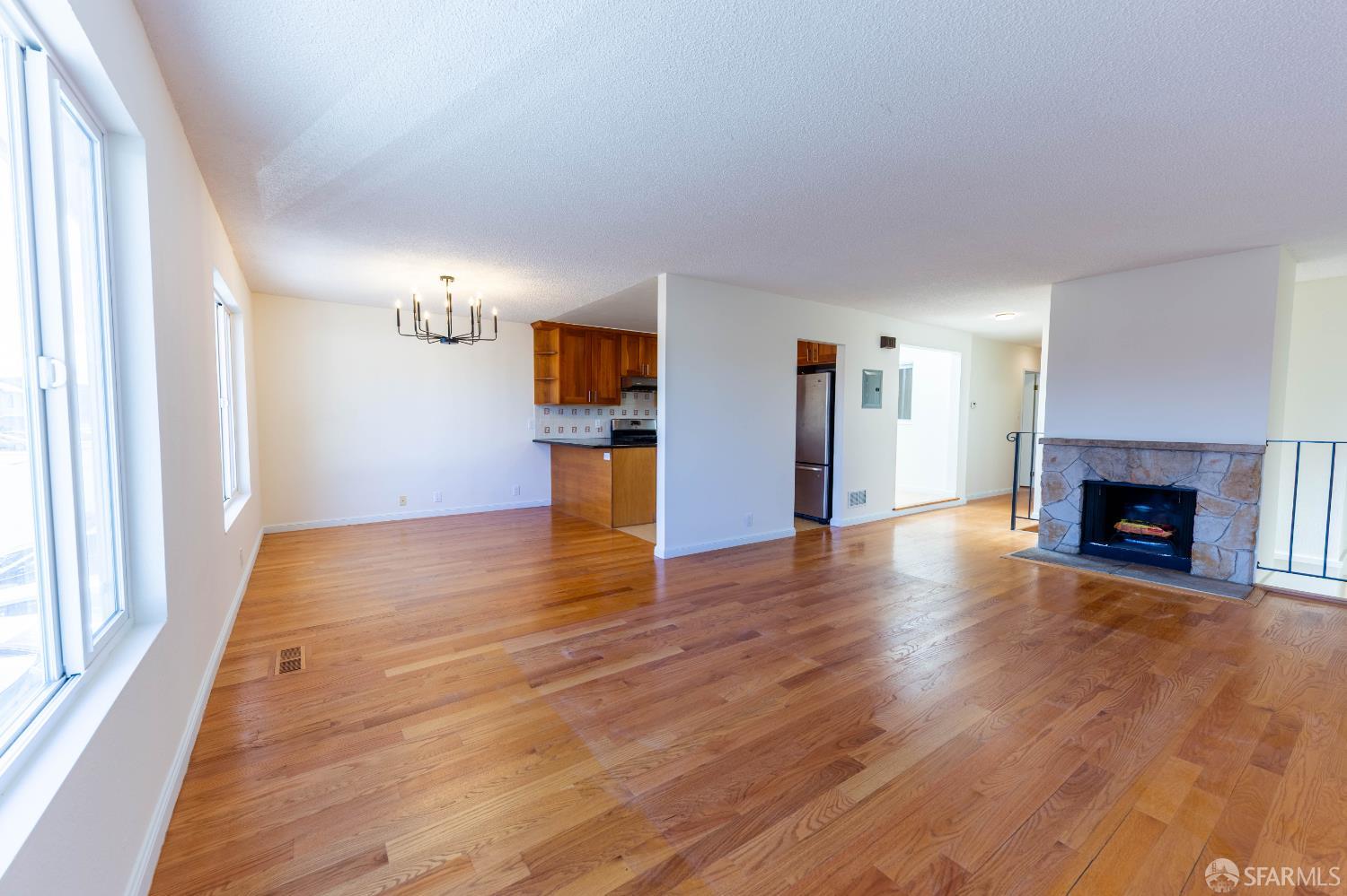 Detail Gallery Image 6 of 25 For 427 Ford St, Daly City,  CA 94014 - 4 Beds | 3 Baths