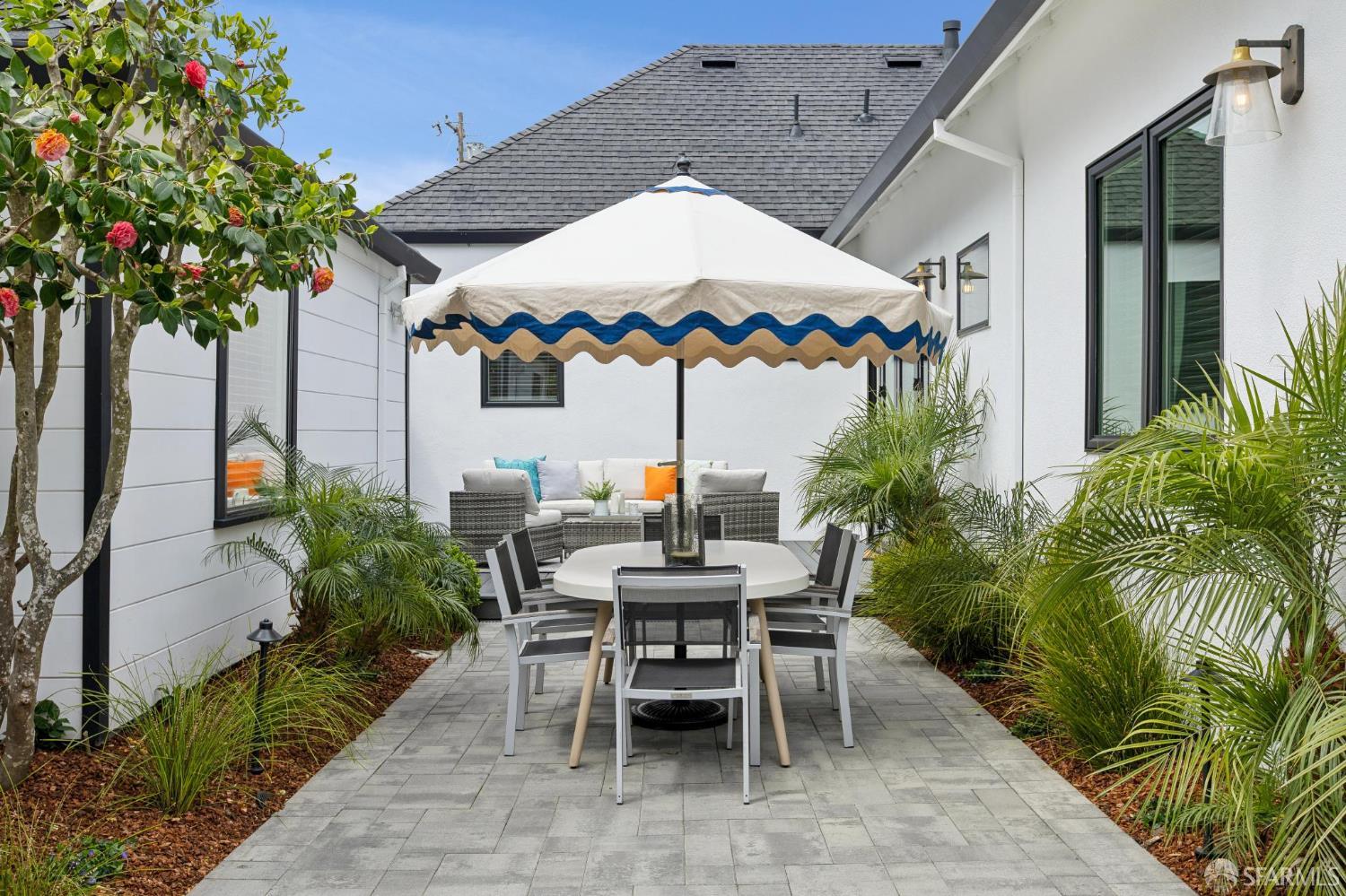 Detail Gallery Image 35 of 50 For 1121 Summer Ave, Burlingame,  CA 94010 - 3 Beds | 2/1 Baths