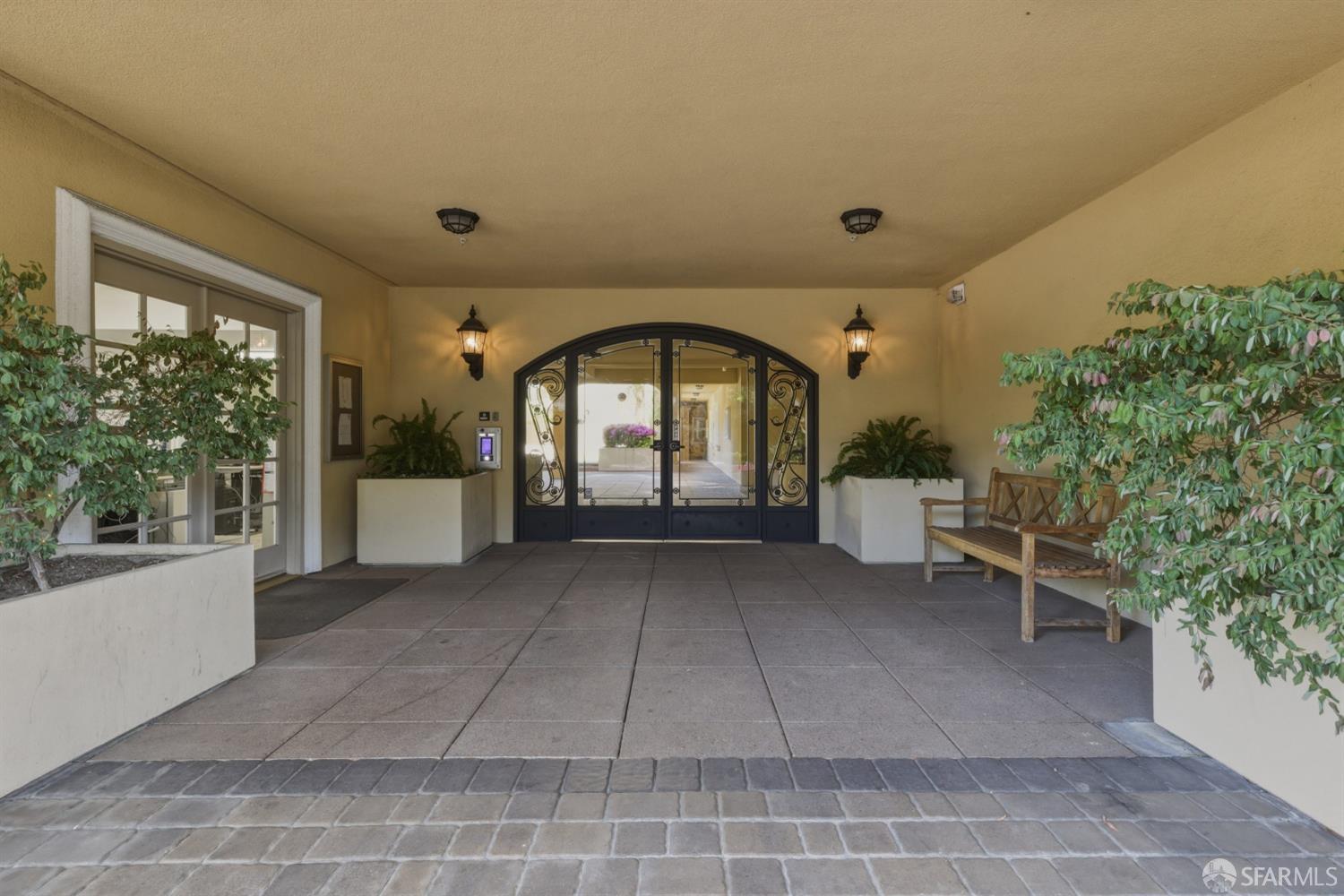 Detail Gallery Image 4 of 44 For 530 El Camino Real #309,  Burlingame,  CA 94010 - 2 Beds | 2 Baths