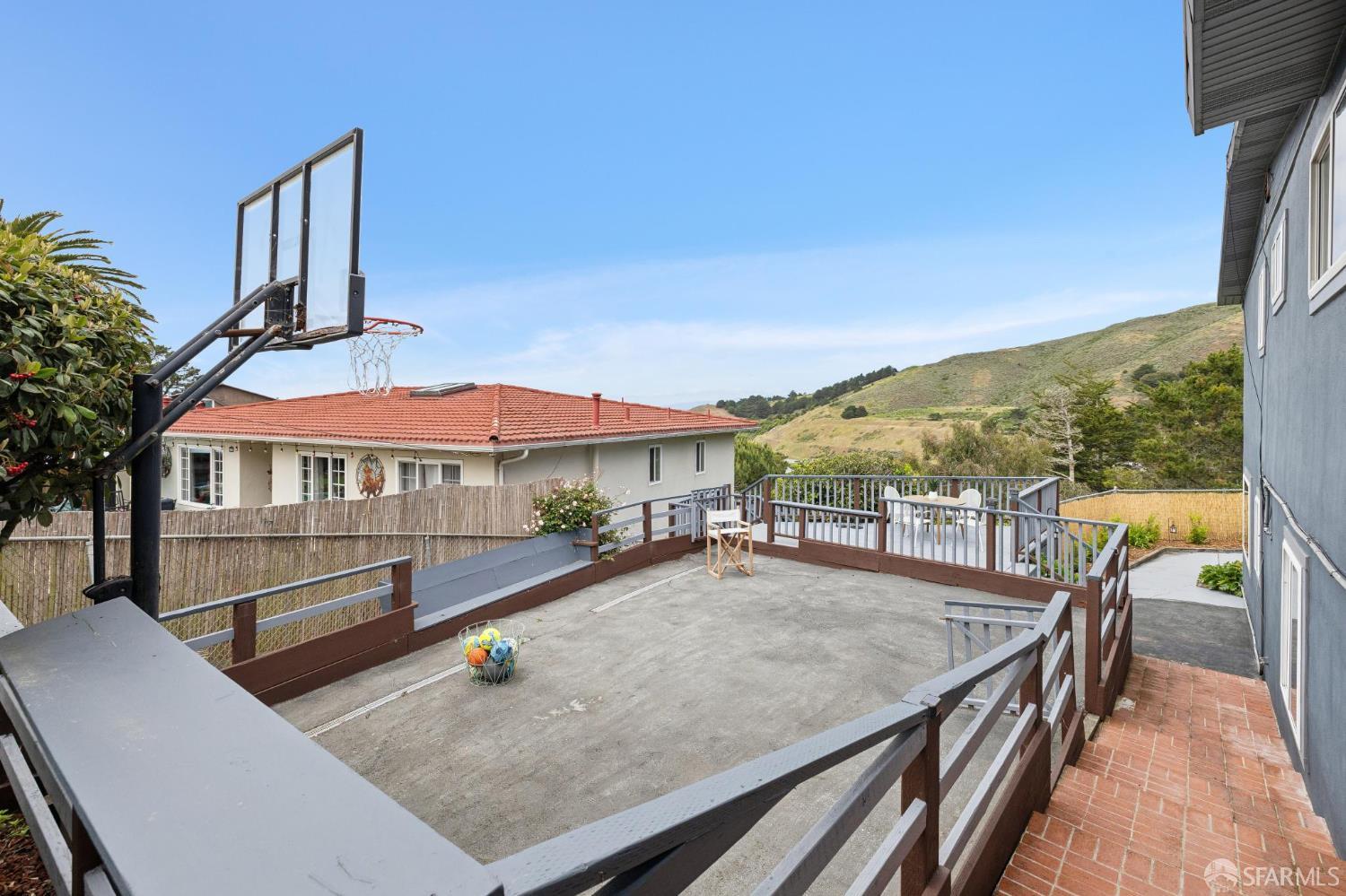 Detail Gallery Image 82 of 94 For 545 Talbot Ave, Pacifica,  CA 94044 - 4 Beds | 3 Baths