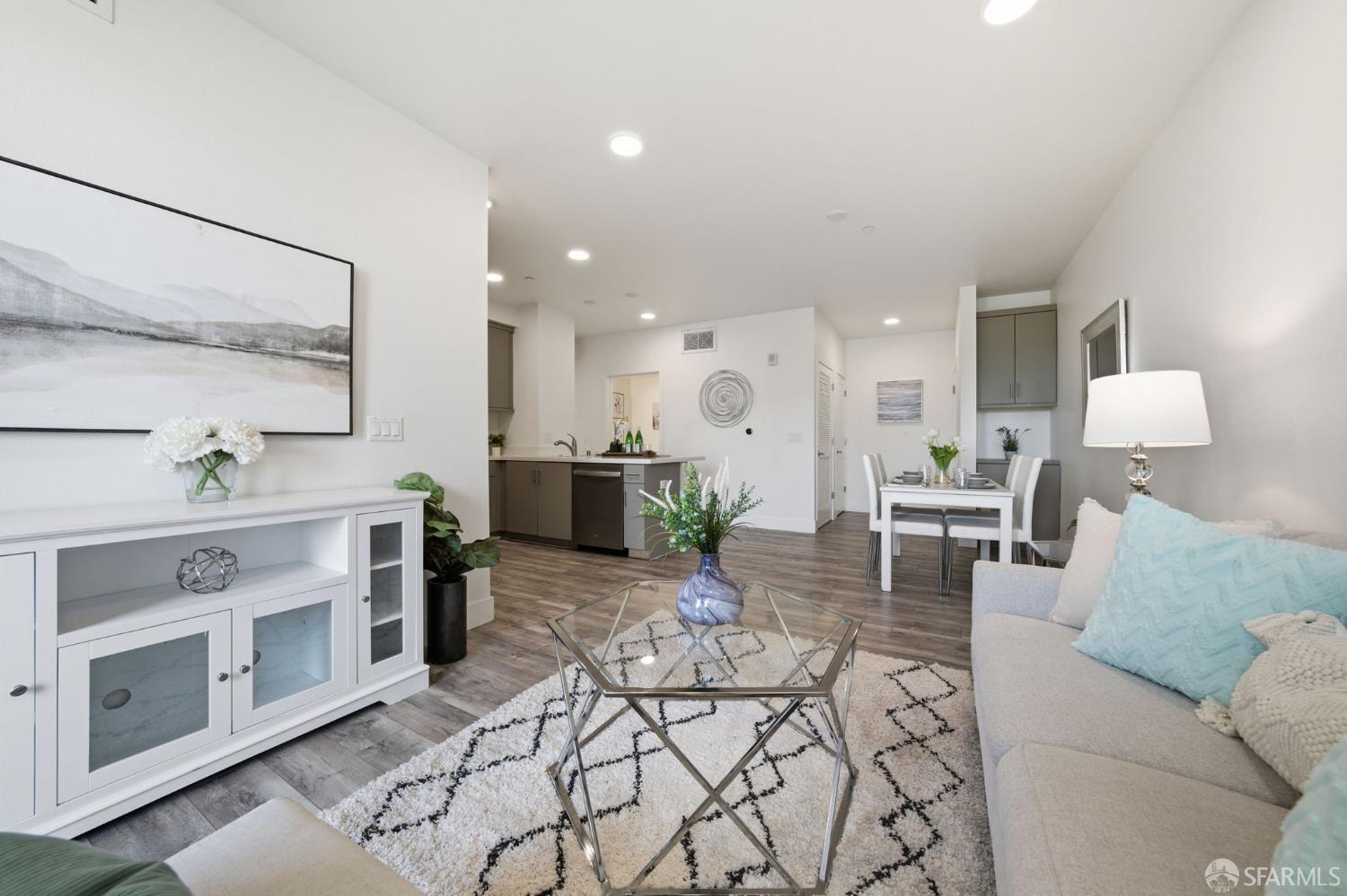 Detail Gallery Image 8 of 62 For 42111 Osgood Rd #304,  Fremont,  CA 94539 - 3 Beds | 2 Baths