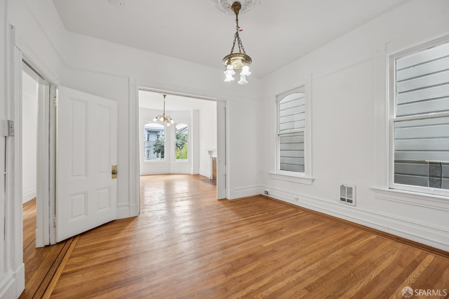 Photo #10: 426122022 Listing: Photo #10