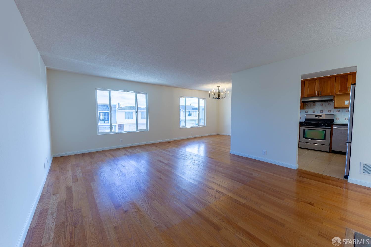 Detail Gallery Image 5 of 25 For 427 Ford St, Daly City,  CA 94014 - 4 Beds | 3 Baths