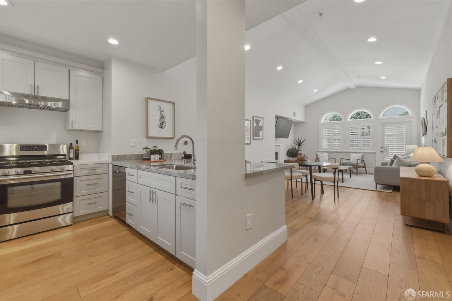 Detail Gallery Image 10 of 44 For 530 El Camino Real #309,  Burlingame,  CA 94010 - 2 Beds | 2 Baths