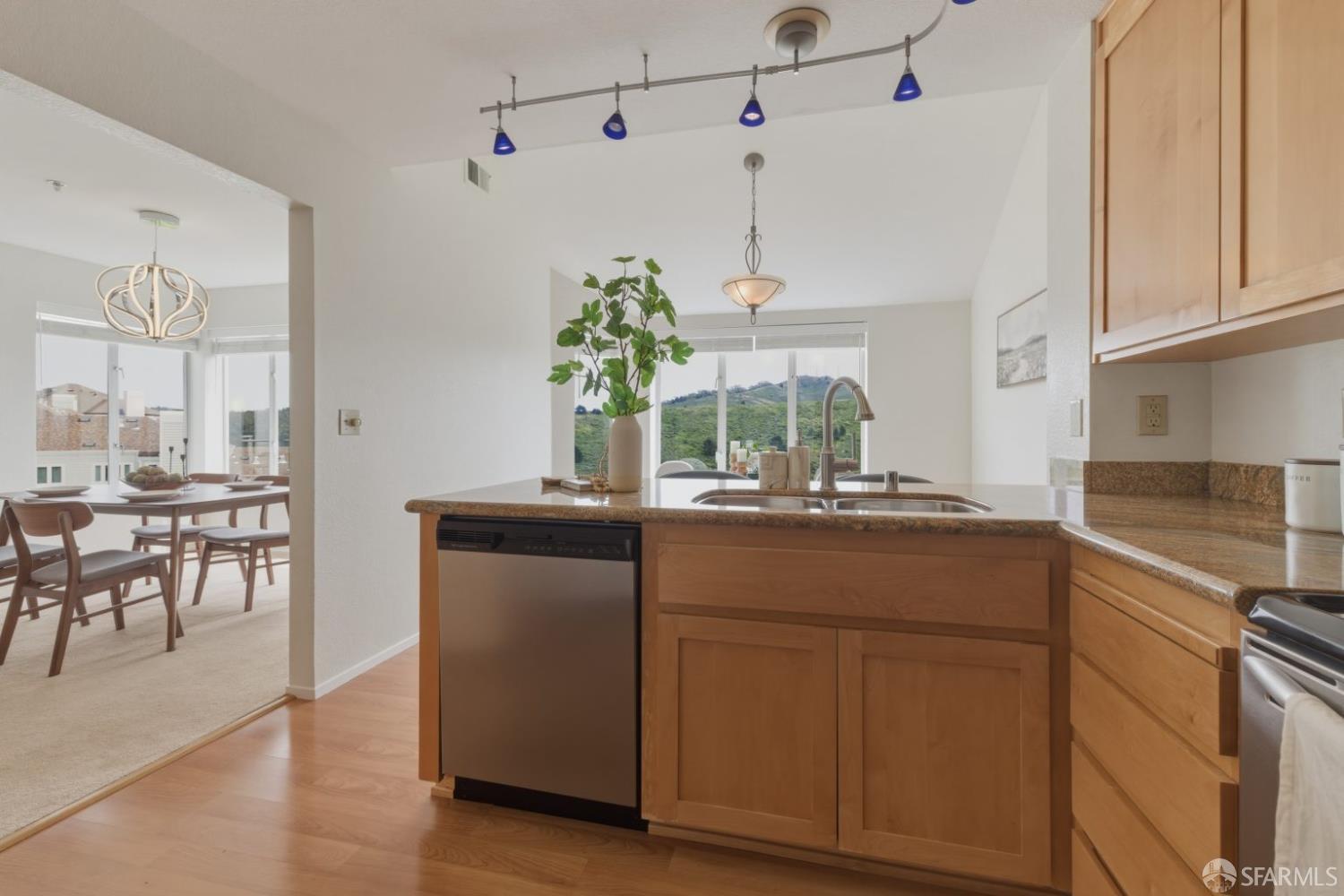 Detail Gallery Image 22 of 47 For 743 Green Ridge Dr #1,  Daly City,  CA 94014 - 2 Beds | 2 Baths