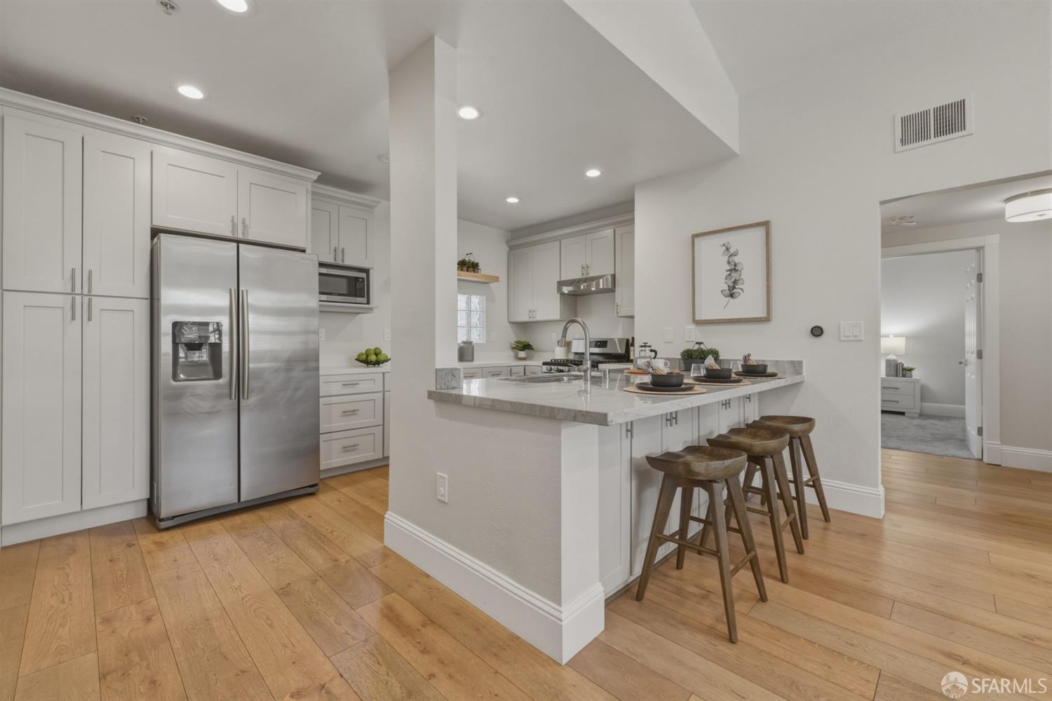 Detail Gallery Image 7 of 44 For 530 El Camino Real #309,  Burlingame,  CA 94010 - 2 Beds | 2 Baths