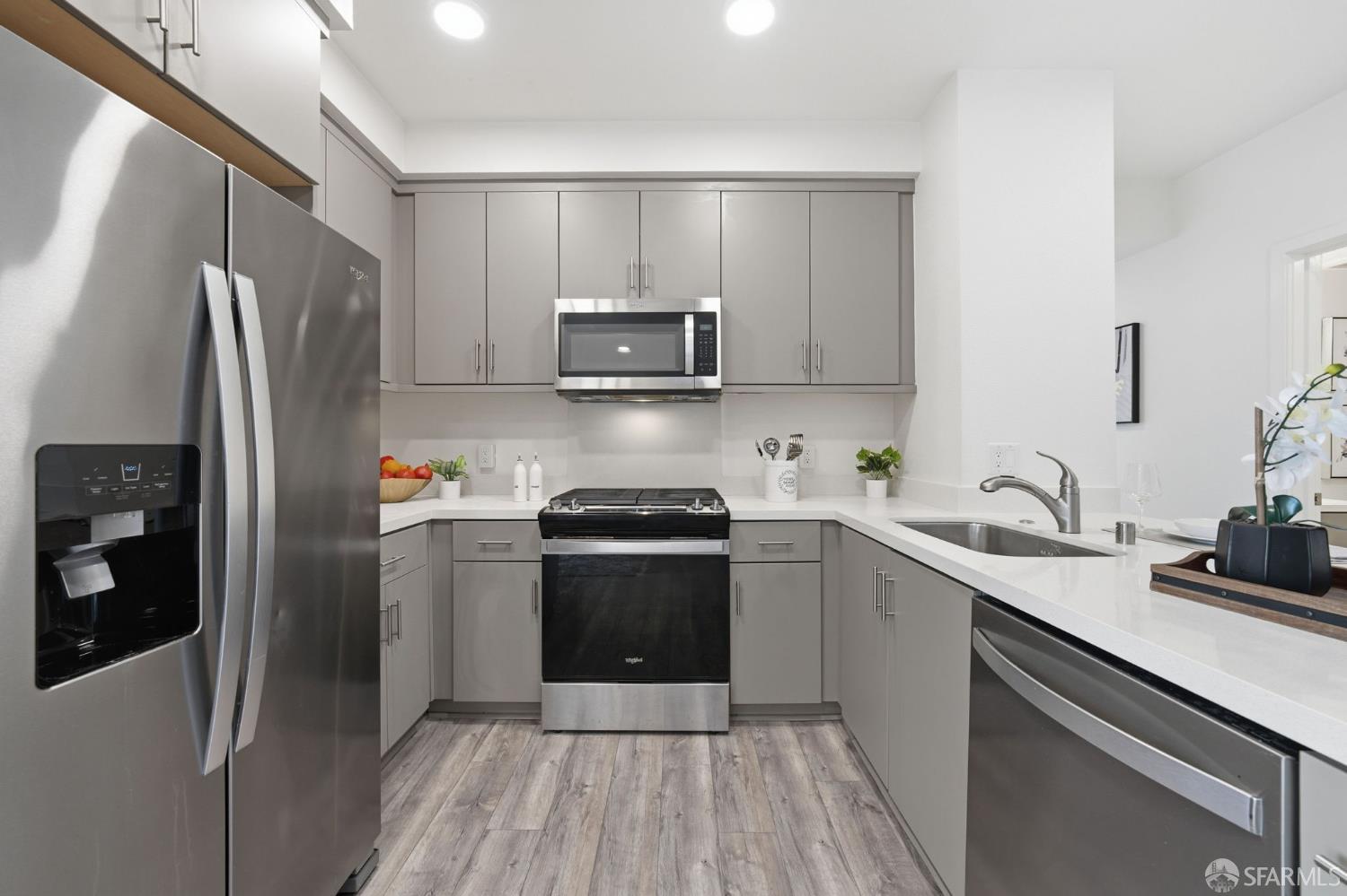 Detail Gallery Image 16 of 62 For 42111 Osgood Rd #304,  Fremont,  CA 94539 - 3 Beds | 2 Baths