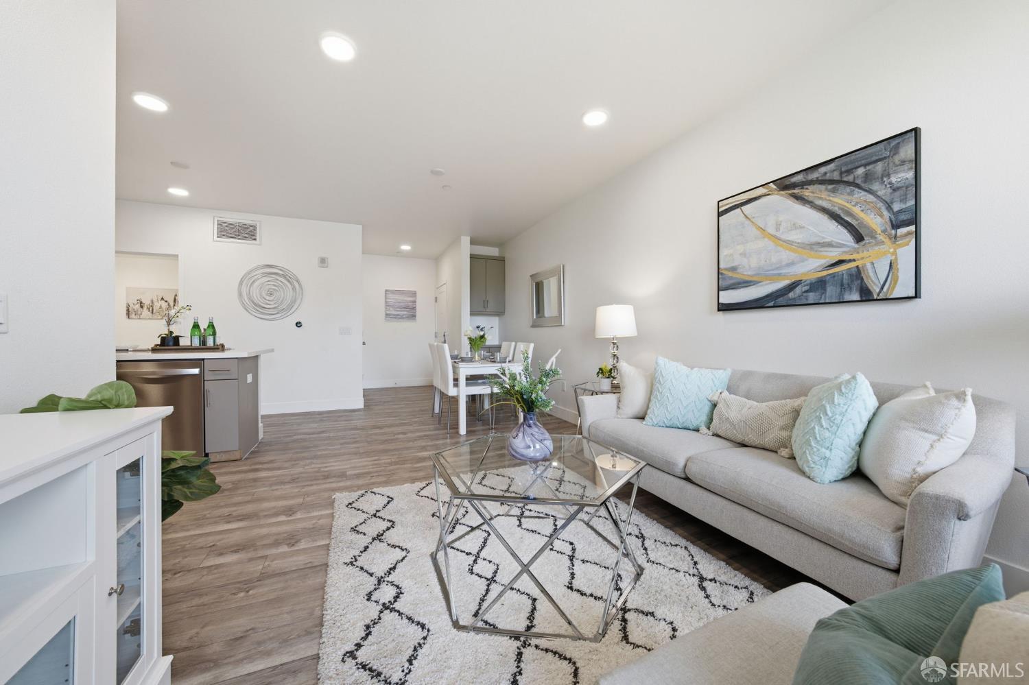 Detail Gallery Image 4 of 62 For 42111 Osgood Rd #304,  Fremont,  CA 94539 - 3 Beds | 2 Baths