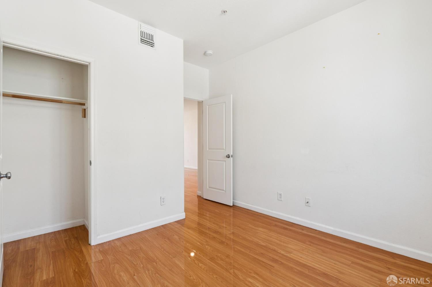 Detail Gallery Image 20 of 31 For 338 Village Ln, Richmond,  CA 94801 - 4 Beds | 4 Baths