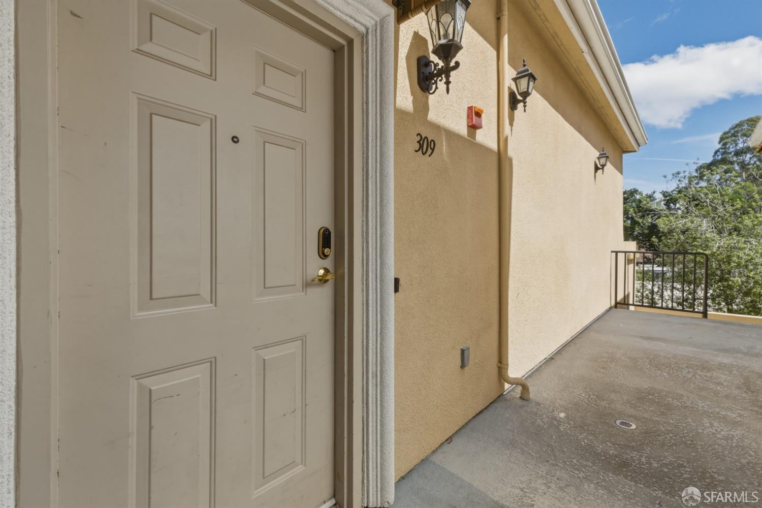 Detail Gallery Image 6 of 44 For 530 El Camino Real #309,  Burlingame,  CA 94010 - 2 Beds | 2 Baths
