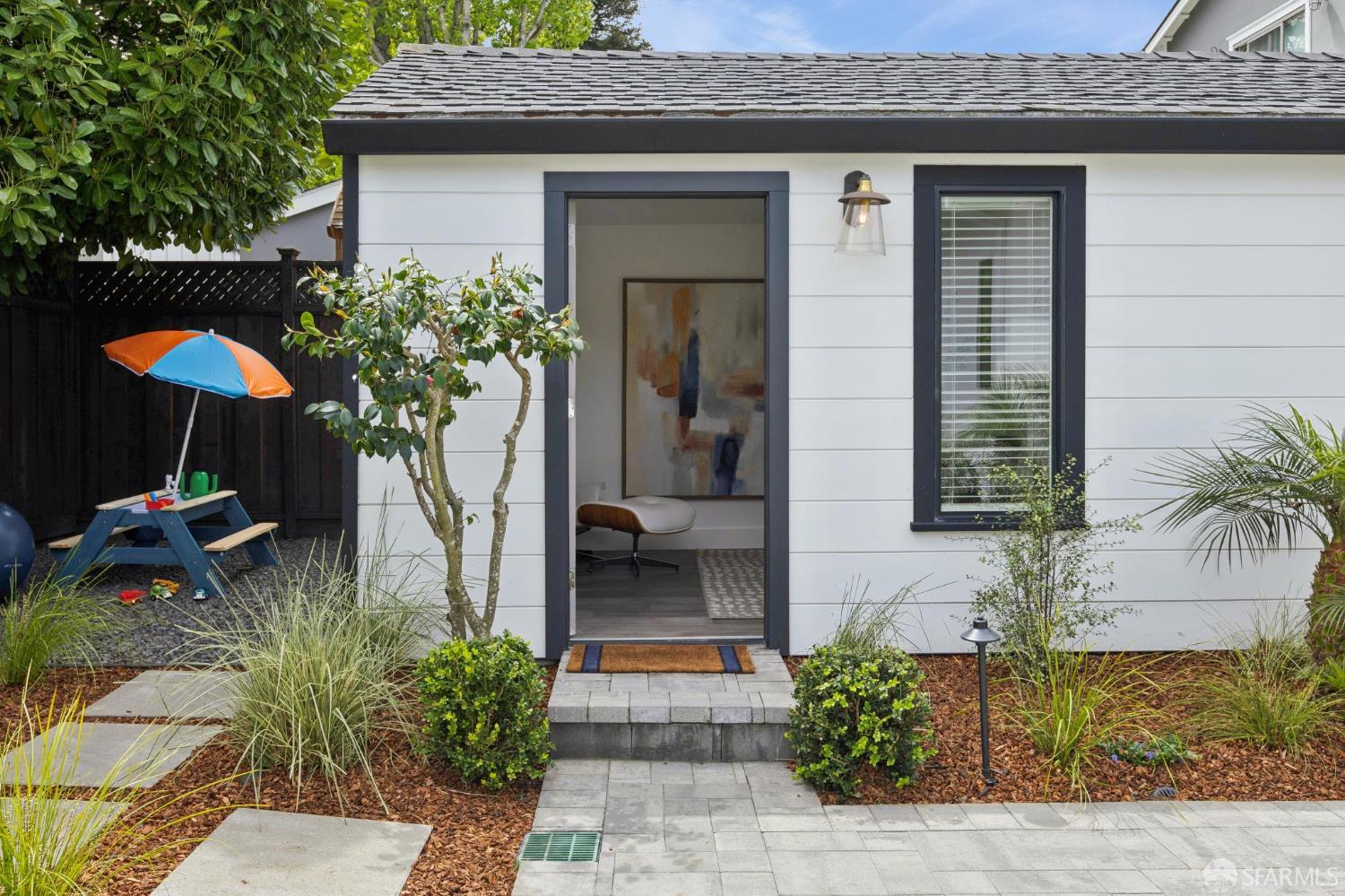 Detail Gallery Image 39 of 50 For 1121 Summer Ave, Burlingame,  CA 94010 - 3 Beds | 2/1 Baths