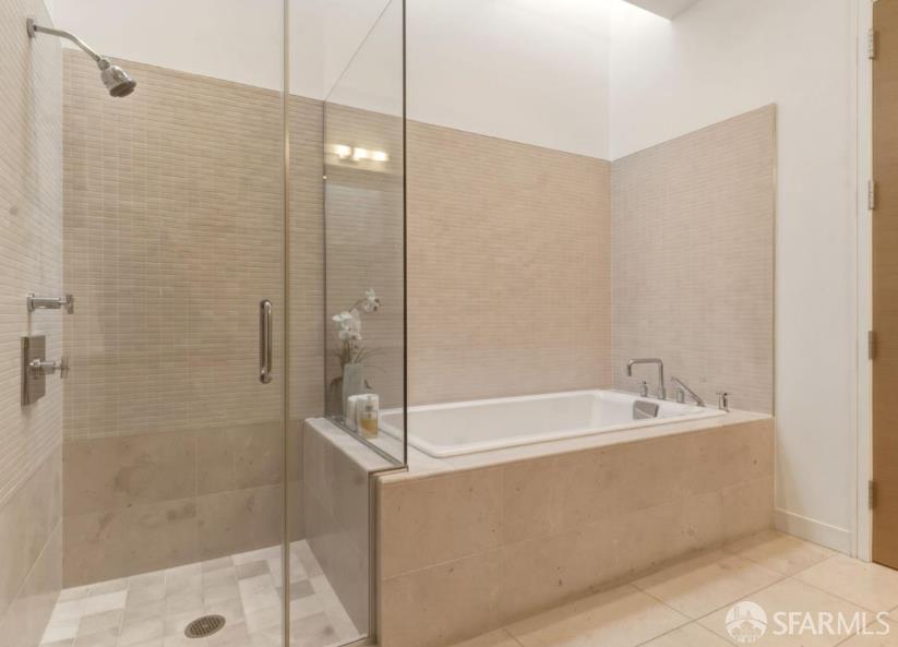 Photo #9: 426122188 Listing: Photo #9