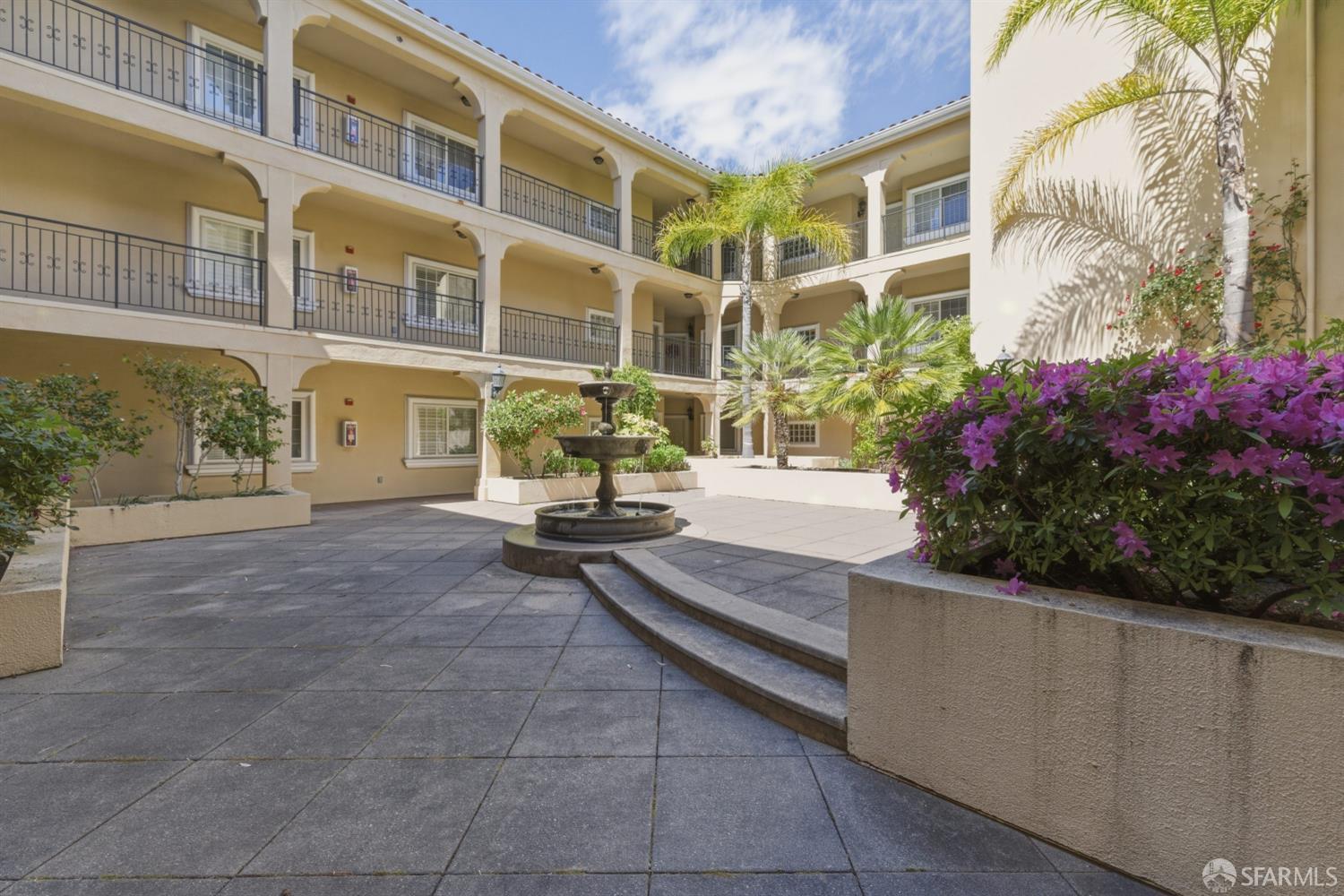 Detail Gallery Image 5 of 44 For 530 El Camino Real #309,  Burlingame,  CA 94010 - 2 Beds | 2 Baths