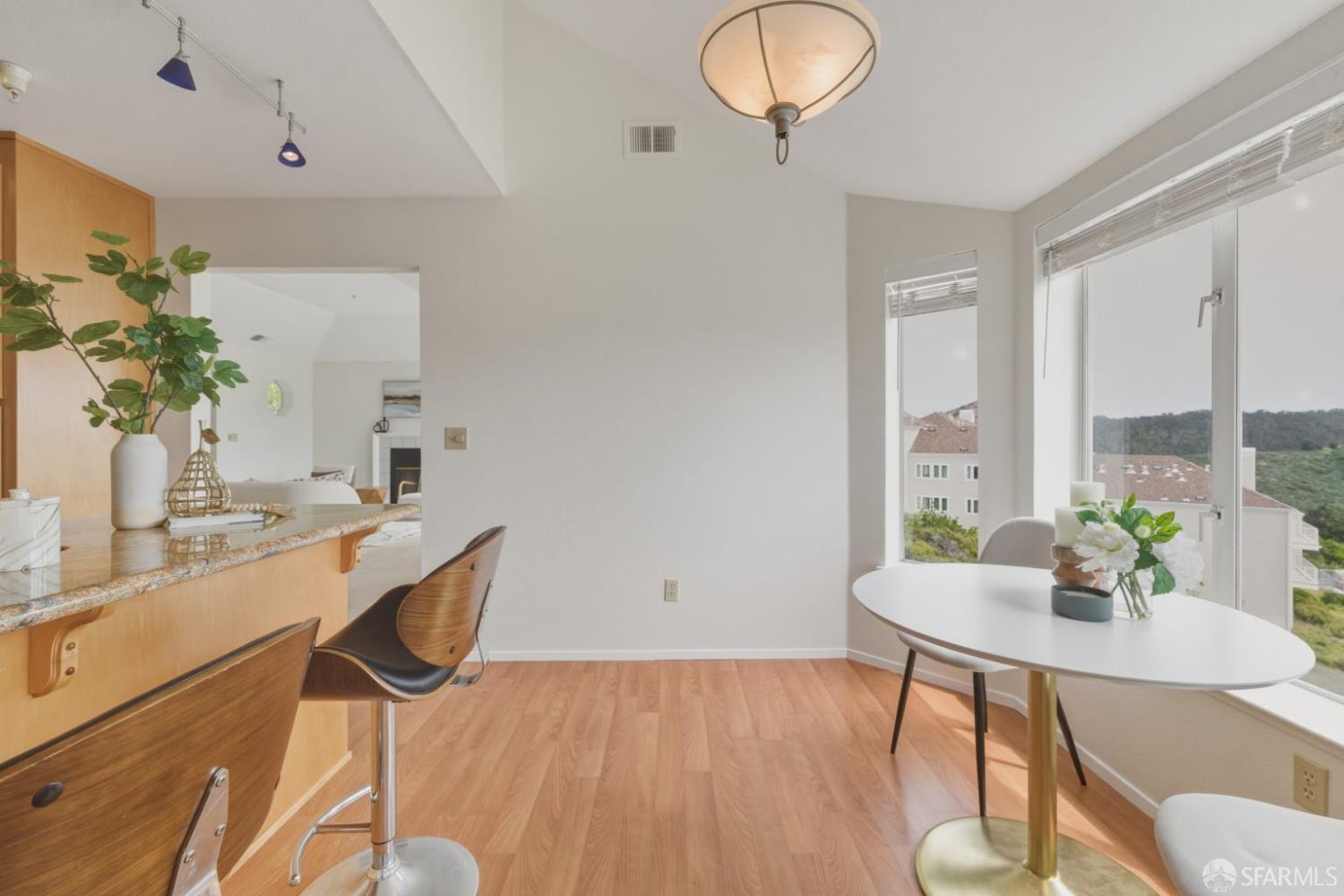 Detail Gallery Image 19 of 47 For 743 Green Ridge Dr #1,  Daly City,  CA 94014 - 2 Beds | 2 Baths