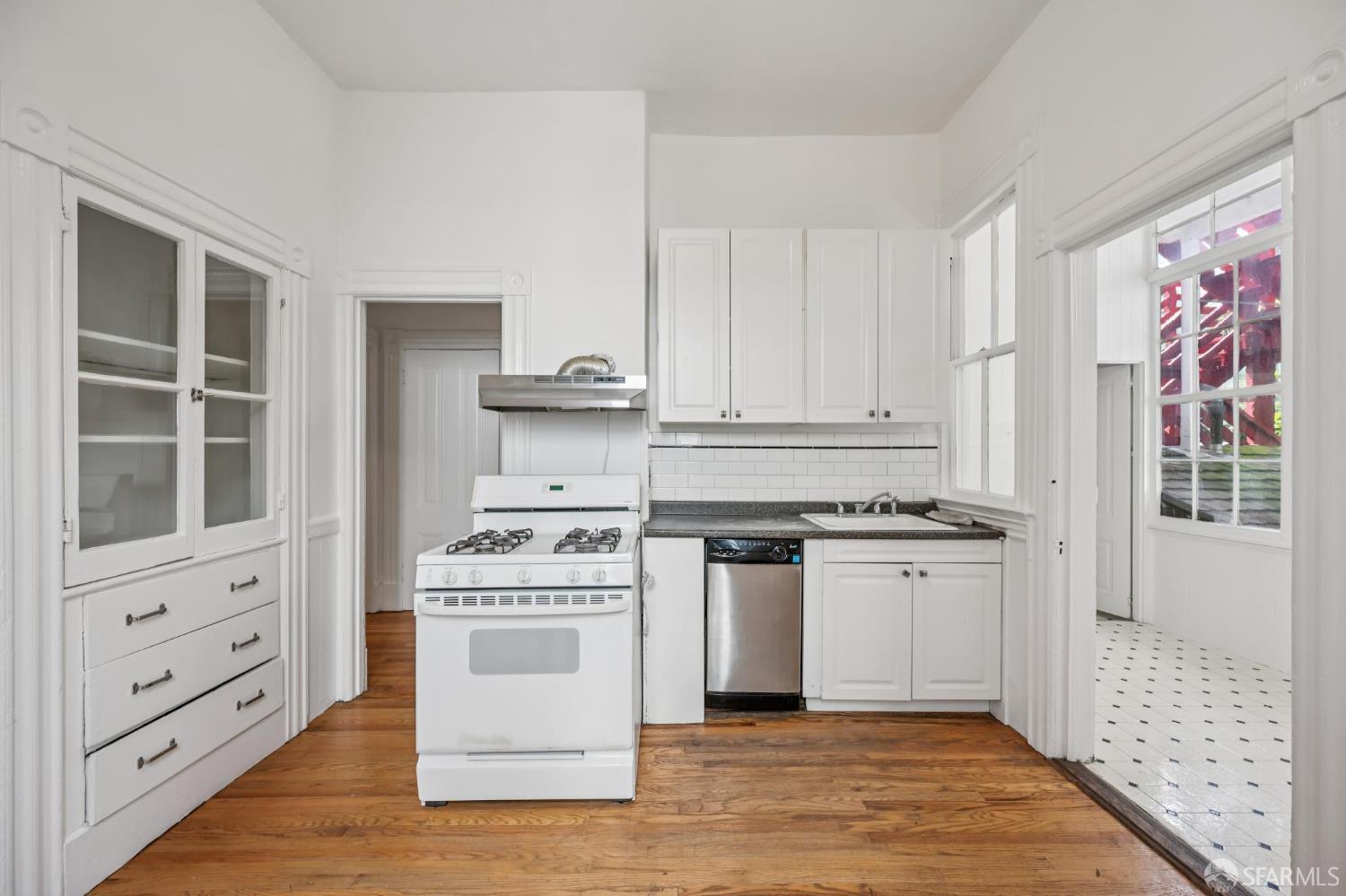 Photo #23: 426122022 Listing: Photo #23