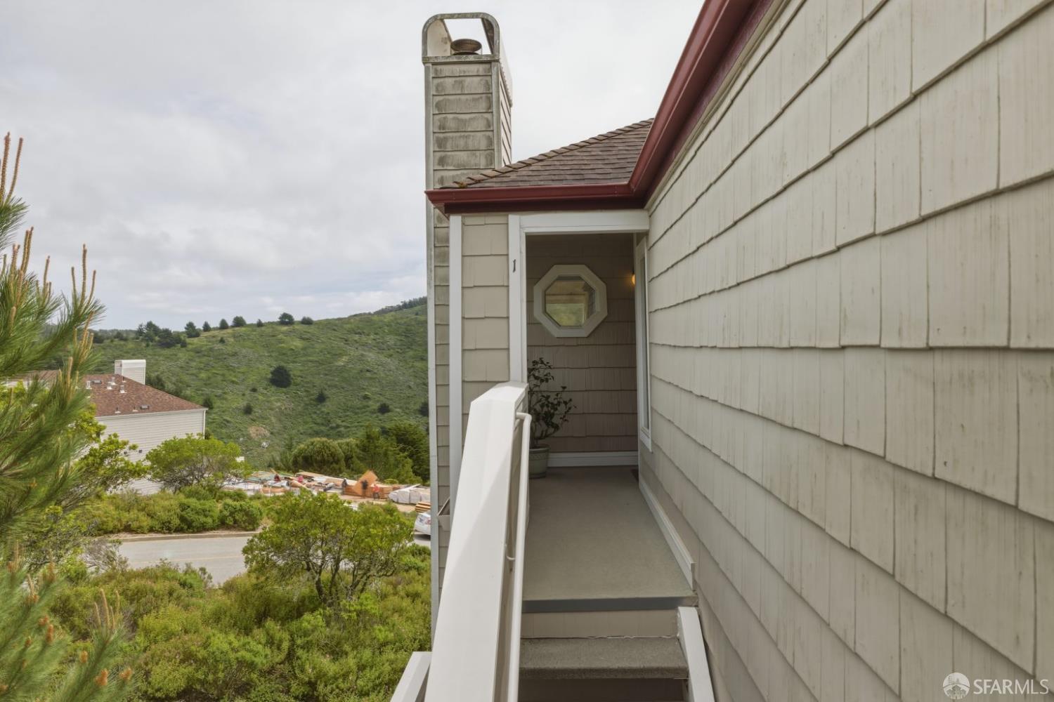 Detail Gallery Image 4 of 47 For 743 Green Ridge Dr #1,  Daly City,  CA 94014 - 2 Beds | 2 Baths