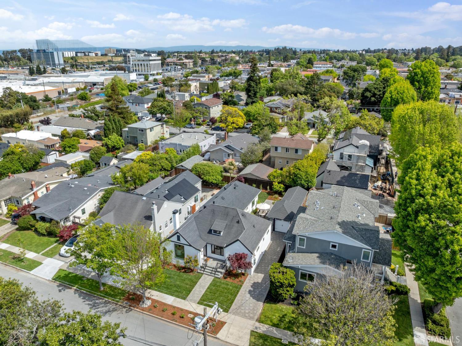 Detail Gallery Image 49 of 50 For 1121 Summer Ave, Burlingame,  CA 94010 - 3 Beds | 2/1 Baths