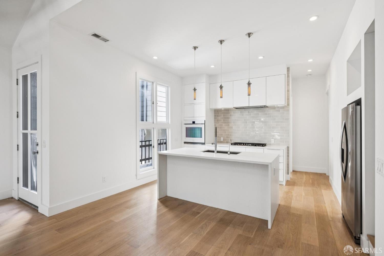 Detail Gallery Image 13 of 44 For 2977 21st St, San Francisco,  CA 94110 - – Beds | – Baths