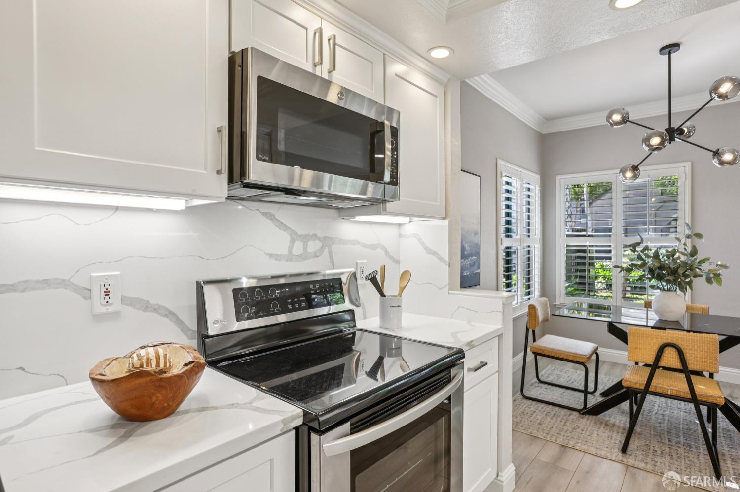 Detail Gallery Image 14 of 62 For 53 Cove Ln, Redwood City,  CA 94065 - 1 Beds | 1 Baths