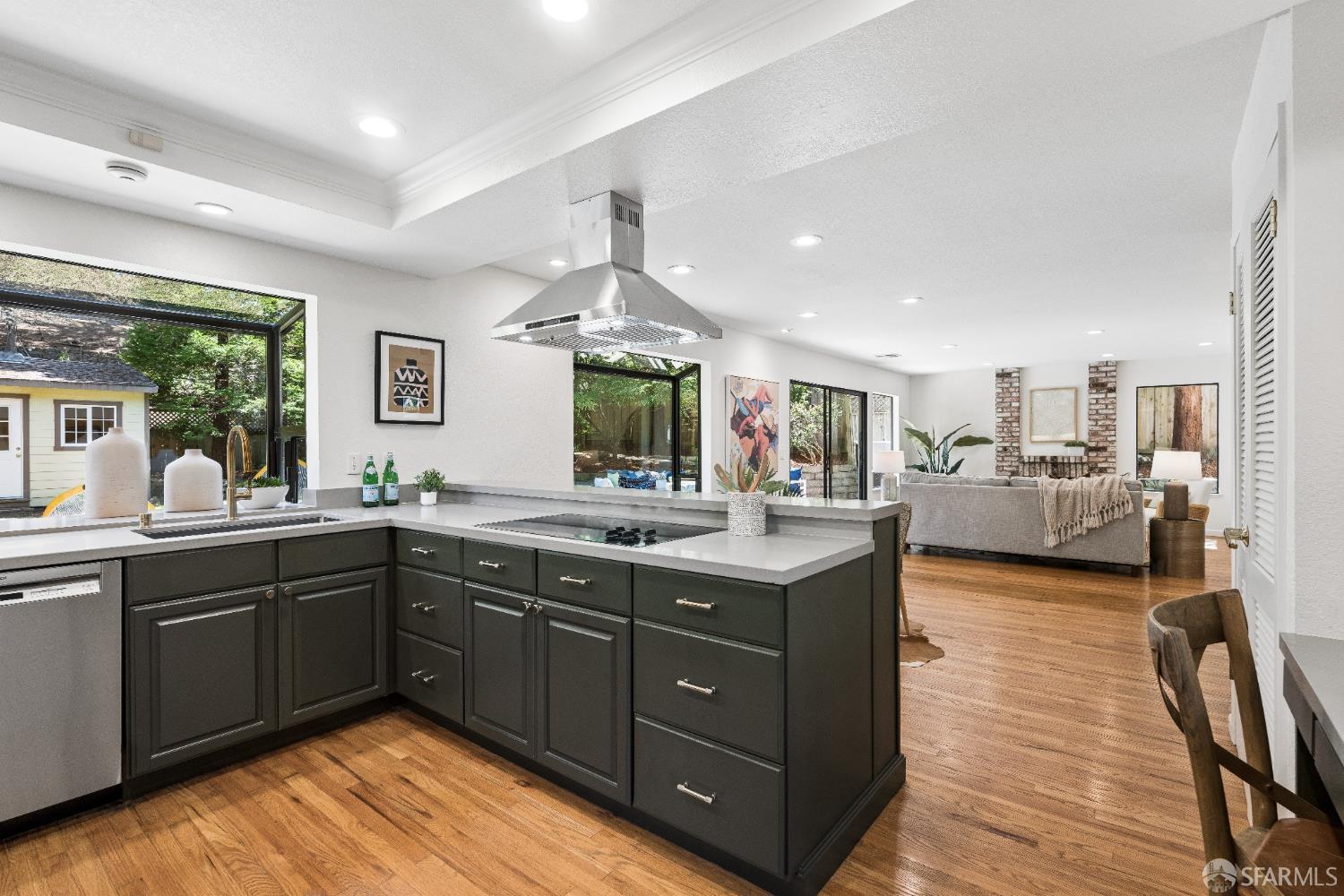 Detail Gallery Image 10 of 46 For 1940 Spyglass Dr, San Bruno,  CA 94066 - 4 Beds | 2/1 Baths