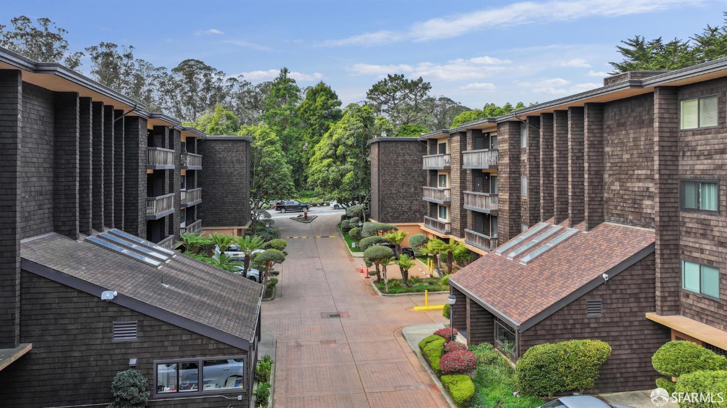 Photo #4: 426122356 Listing: Photo #4