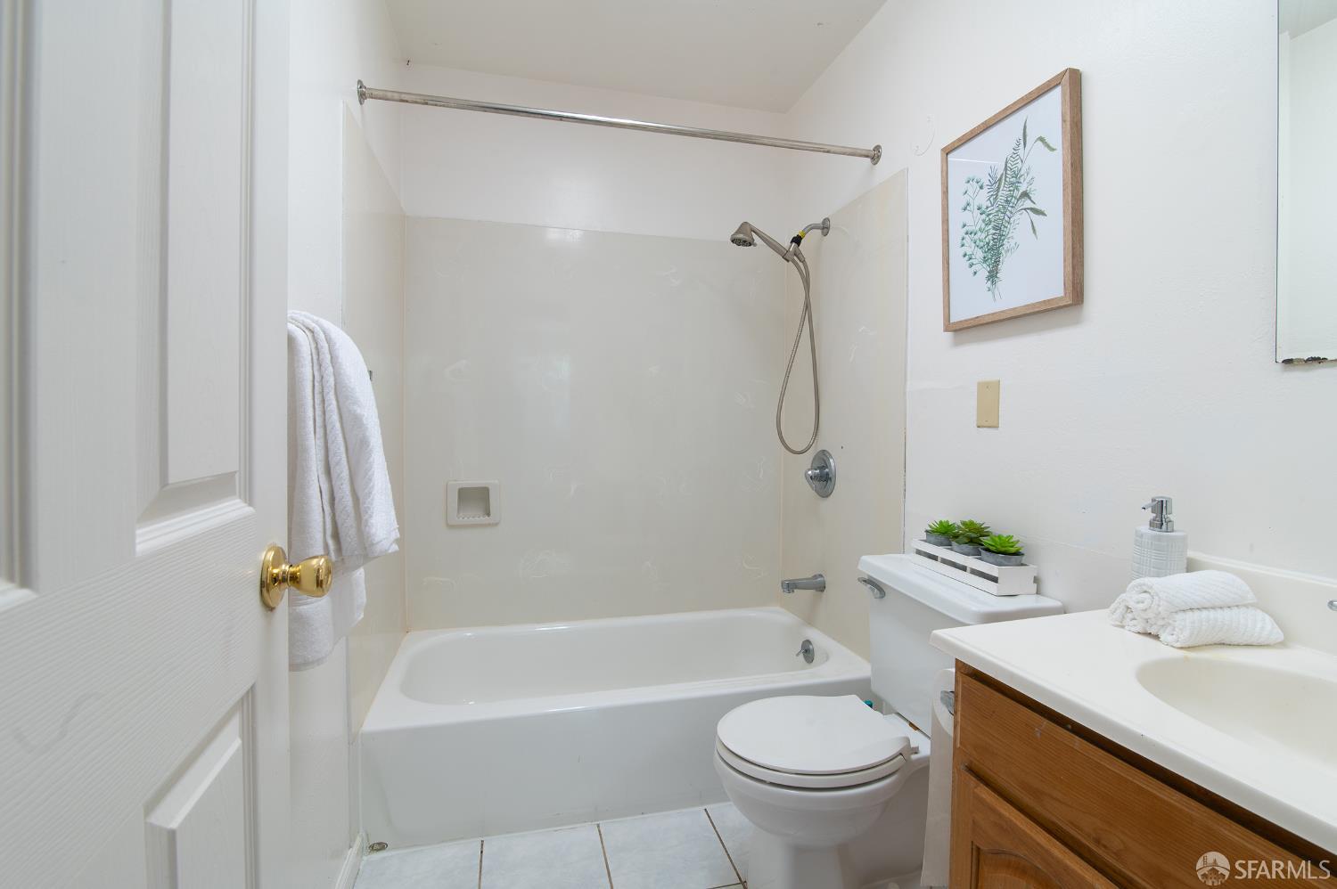 Detail Gallery Image 14 of 28 For 3453 Thunderbird Dr, Concord,  CA 94520 - 3 Beds | 2 Baths