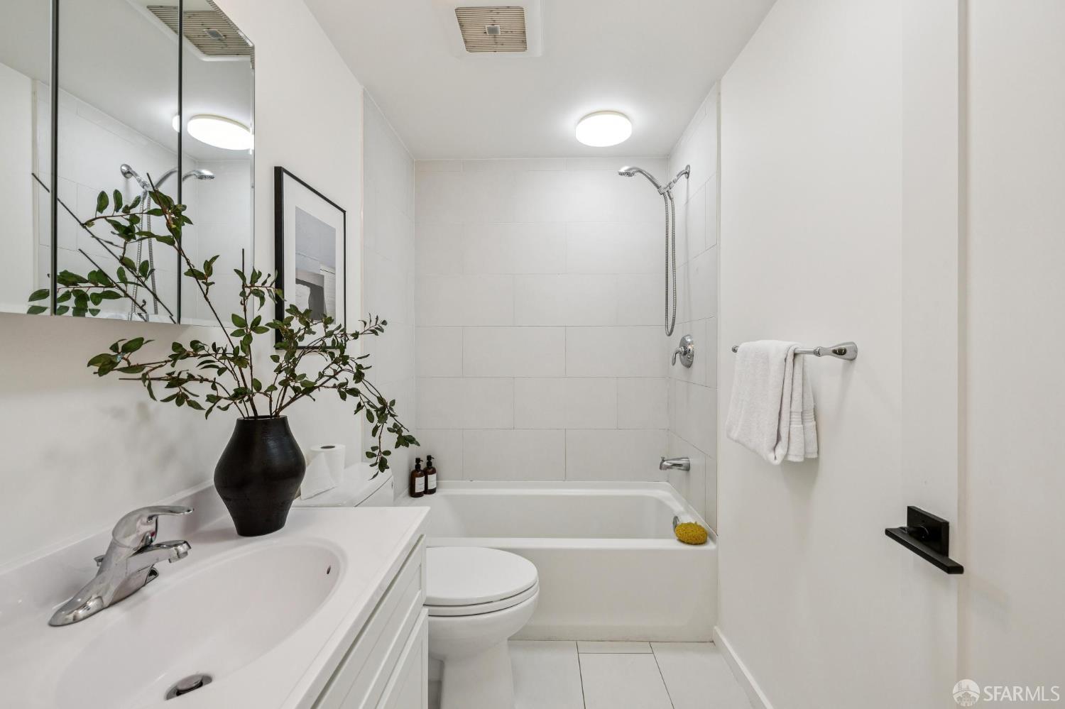 Detail Gallery Image 87 of 95 For 39 Dolores Ter, San Francisco,  CA 94110 - 4 Beds | 3/1 Baths