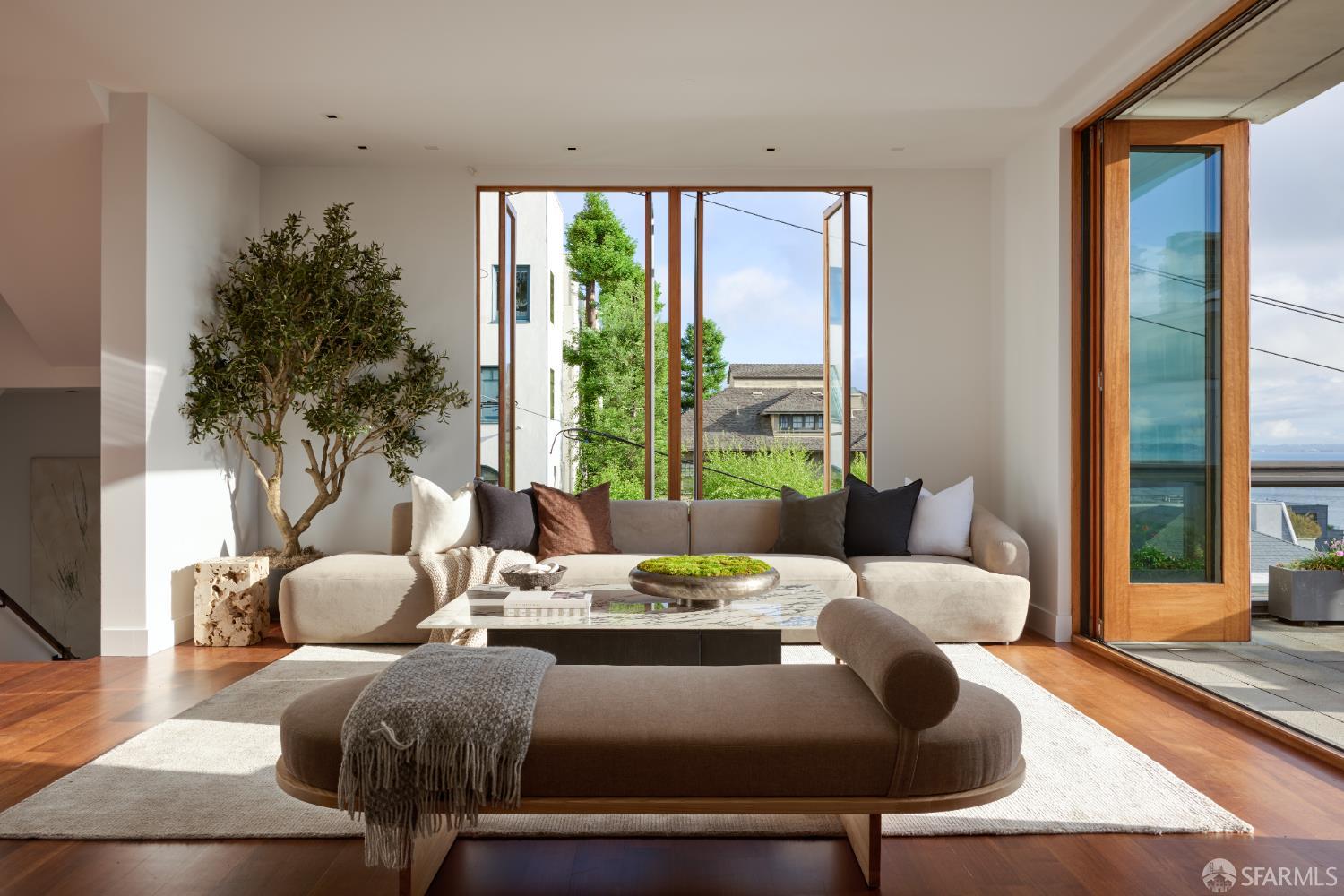 Detail Gallery Image 4 of 43 For 65 Montclair Ter, San Francisco,  CA 94109 - 4 Beds | 4/1 Baths