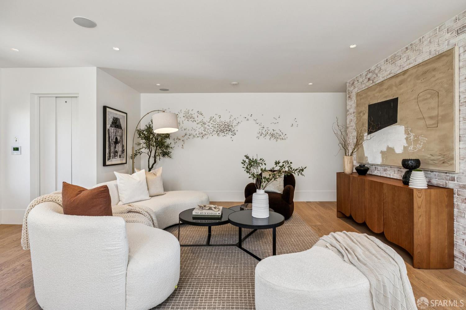 Detail Gallery Image 7 of 95 For 39 Dolores Ter, San Francisco,  CA 94110 - 4 Beds | 3/1 Baths