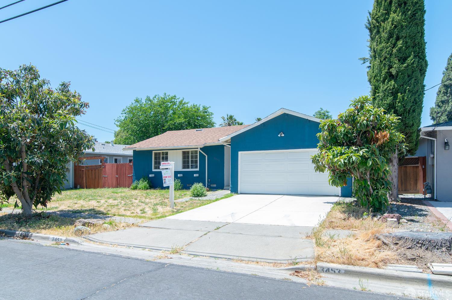 Detail Gallery Image 2 of 28 For 3453 Thunderbird Dr, Concord,  CA 94520 - 3 Beds | 2 Baths