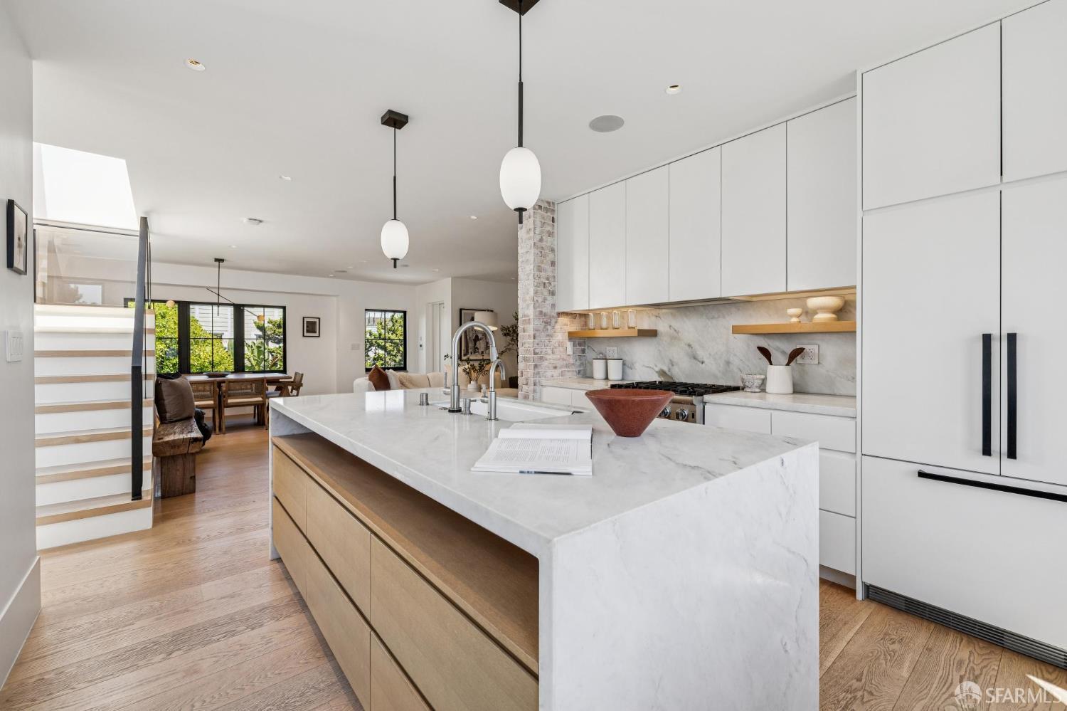 Detail Gallery Image 23 of 95 For 39 Dolores Ter, San Francisco,  CA 94110 - 4 Beds | 3/1 Baths