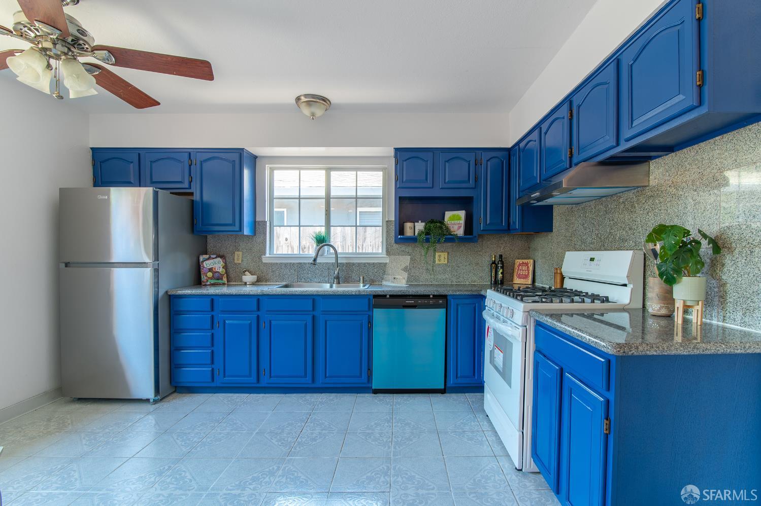 Detail Gallery Image 6 of 28 For 3453 Thunderbird Dr, Concord,  CA 94520 - 3 Beds | 2 Baths