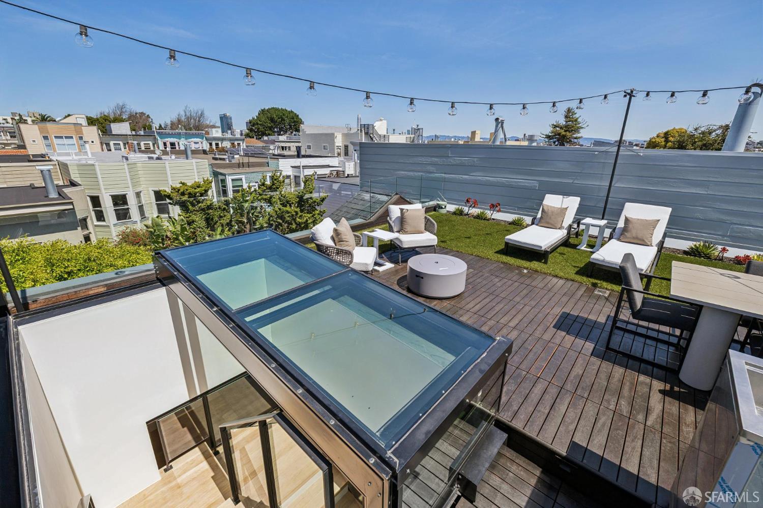 Detail Gallery Image 33 of 95 For 39 Dolores Ter, San Francisco,  CA 94110 - 4 Beds | 3/1 Baths