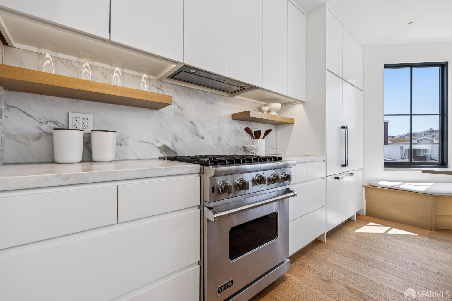 Detail Gallery Image 20 of 95 For 39 Dolores Ter, San Francisco,  CA 94110 - 4 Beds | 3/1 Baths