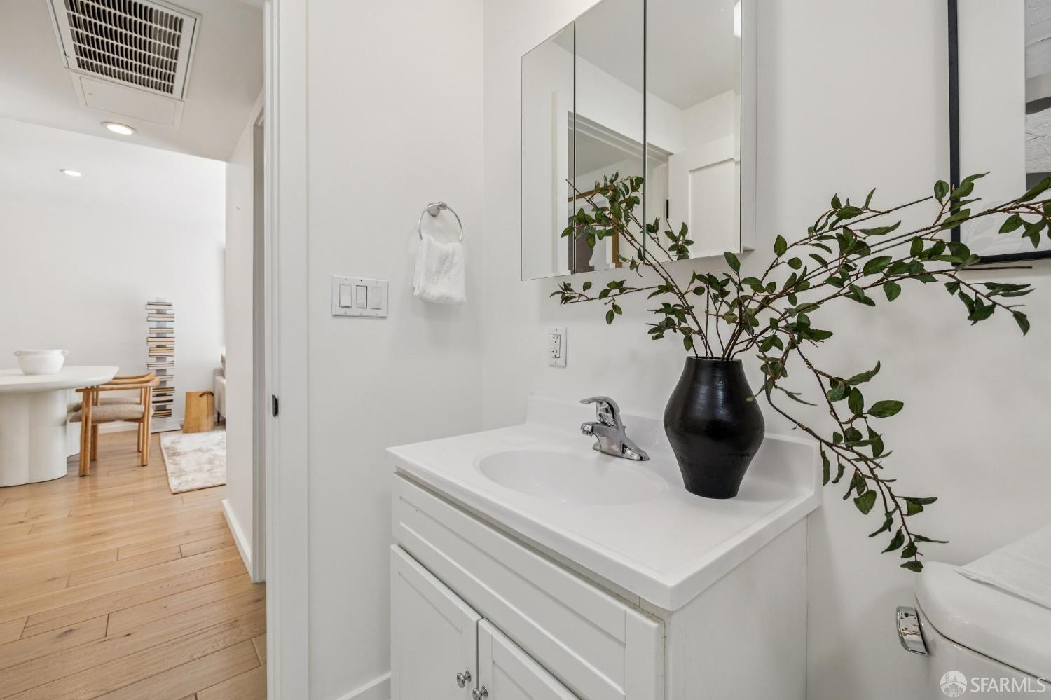 Detail Gallery Image 88 of 95 For 39 Dolores Ter, San Francisco,  CA 94110 - 4 Beds | 3/1 Baths