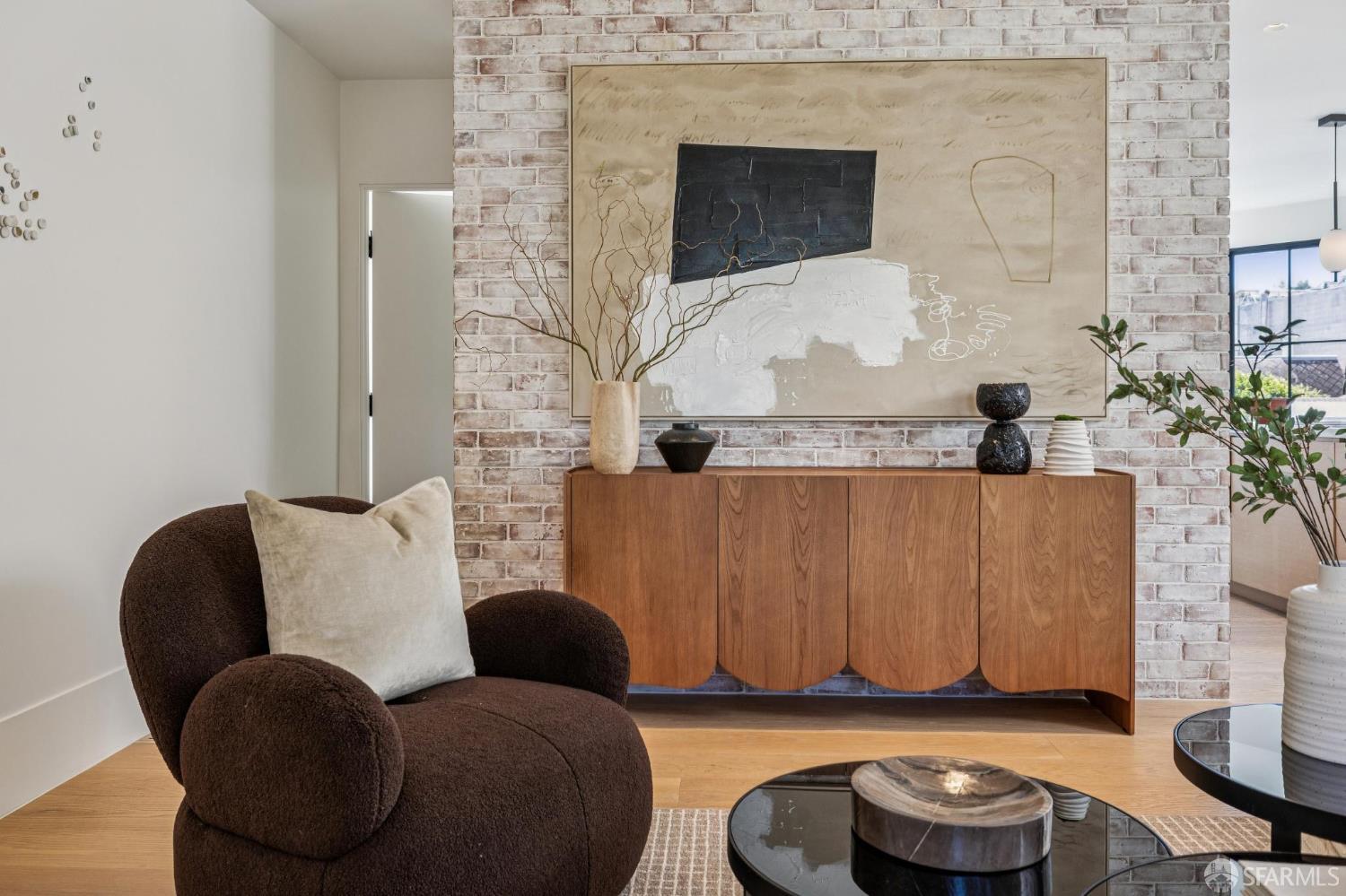 Detail Gallery Image 10 of 95 For 39 Dolores Ter, San Francisco,  CA 94110 - 4 Beds | 3/1 Baths