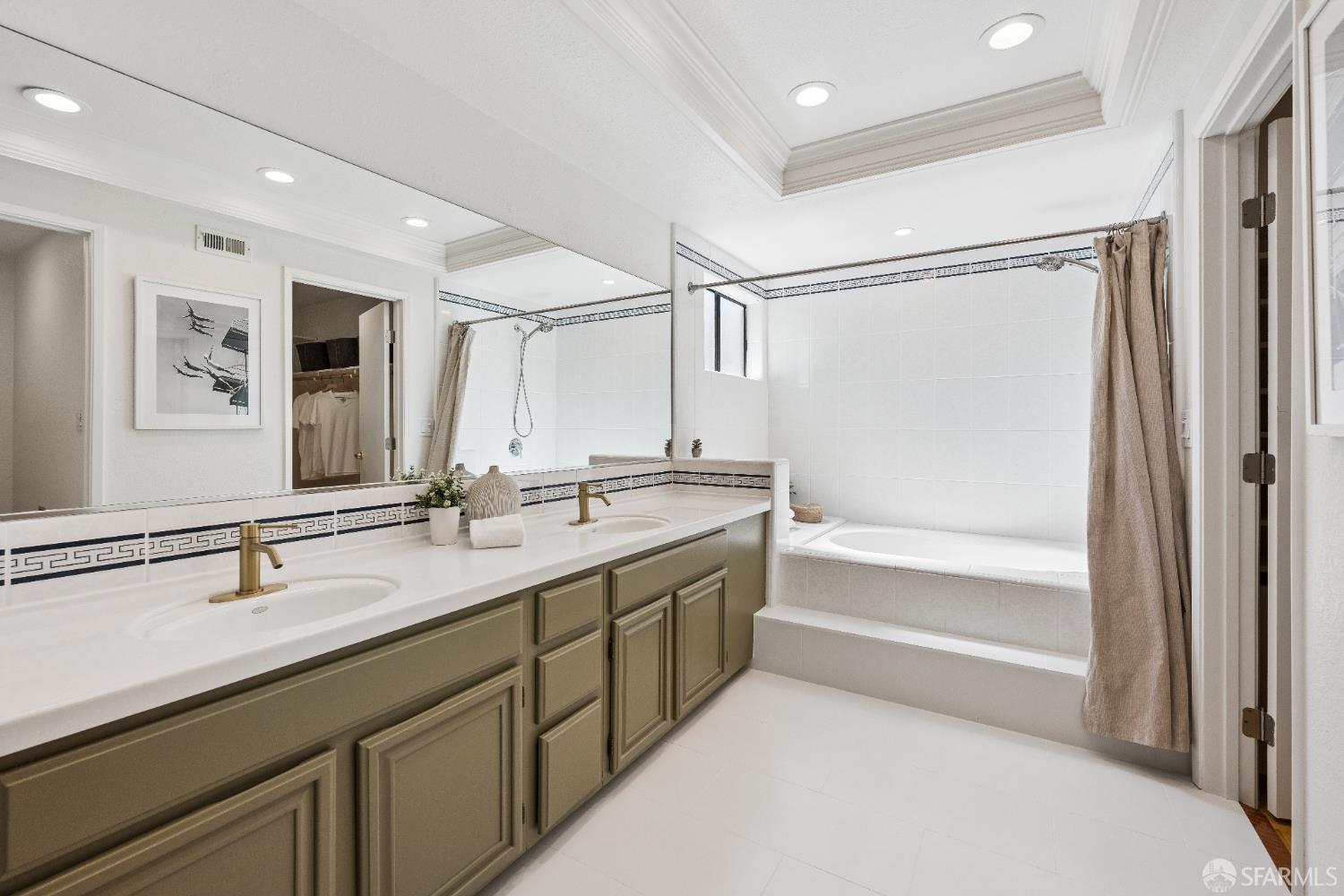 Detail Gallery Image 22 of 46 For 1940 Spyglass Dr, San Bruno,  CA 94066 - 4 Beds | 2/1 Baths