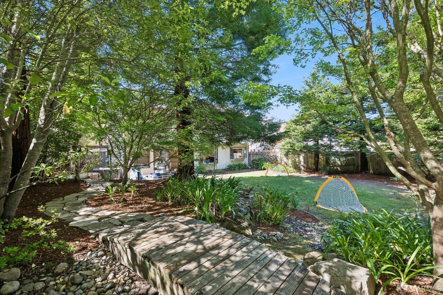 Detail Gallery Image 39 of 46 For 1940 Spyglass Dr, San Bruno,  CA 94066 - 4 Beds | 2/1 Baths