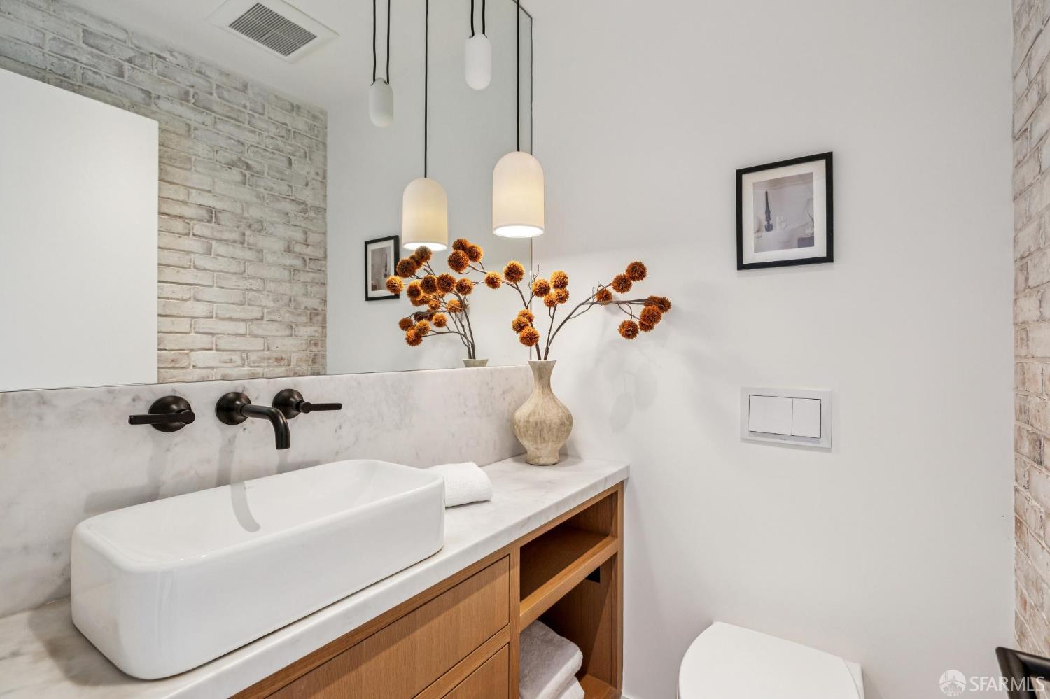 Detail Gallery Image 27 of 95 For 39 Dolores Ter, San Francisco,  CA 94110 - 4 Beds | 3/1 Baths