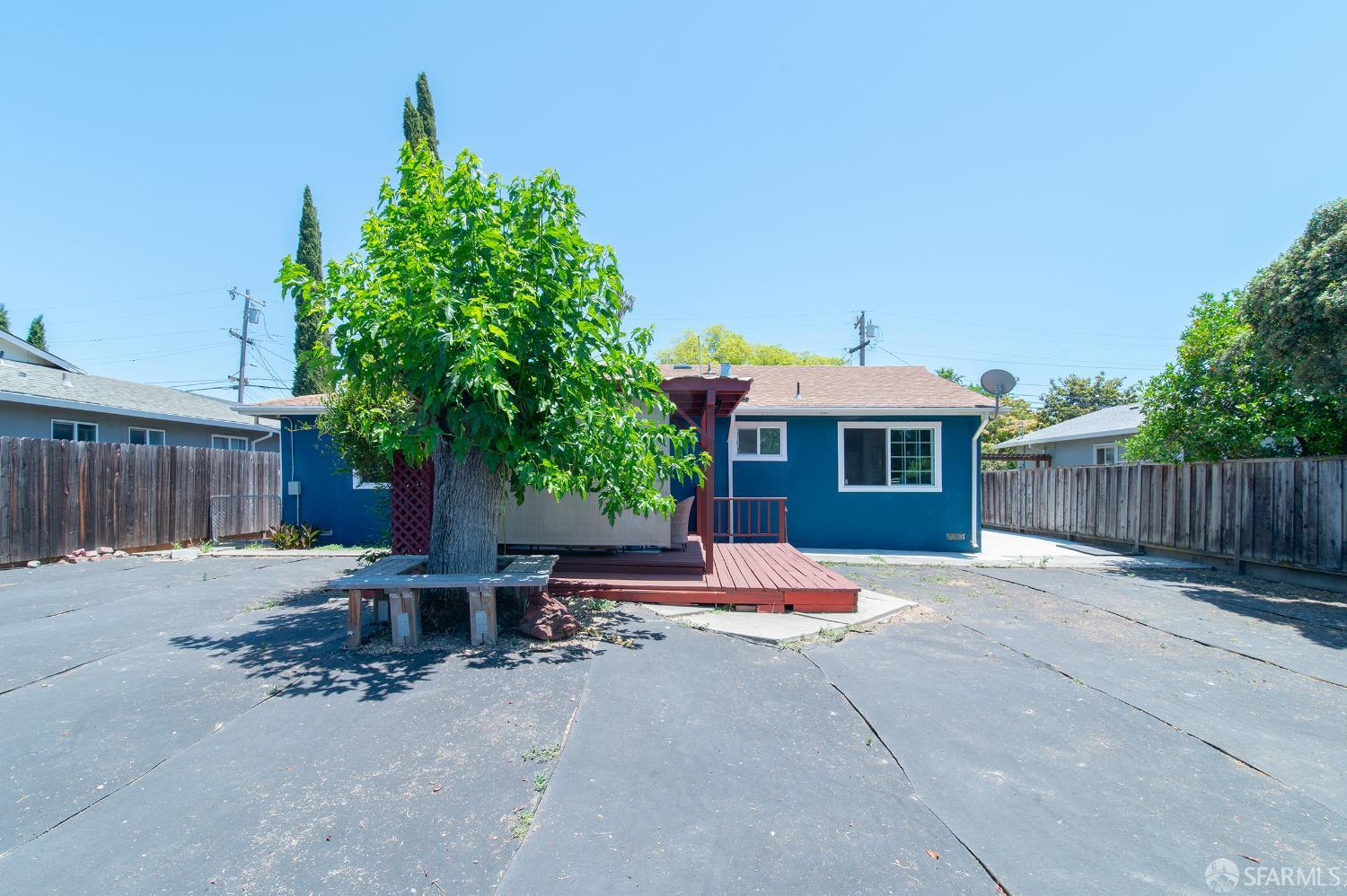 Detail Gallery Image 22 of 28 For 3453 Thunderbird Dr, Concord,  CA 94520 - 3 Beds | 2 Baths